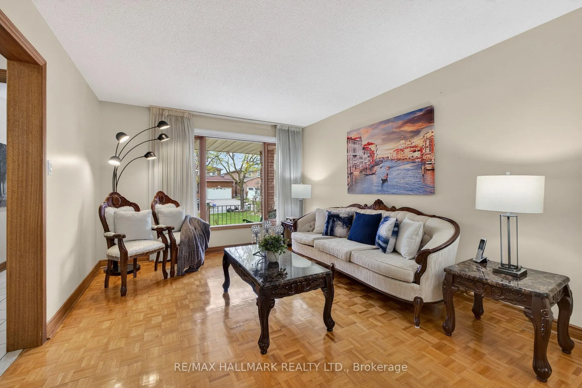 Photo 6 of 144 Jackman Crescent, Vaughan, West Woodbridge — HOMEH