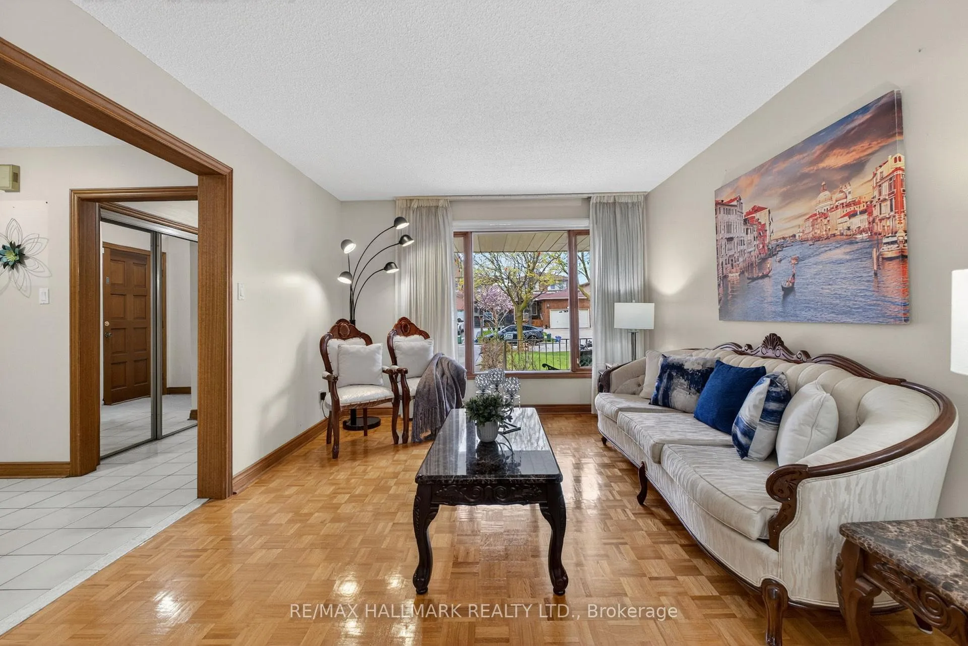 Photo 7 of 144 Jackman Crescent, Vaughan, West Woodbridge — HOMEH