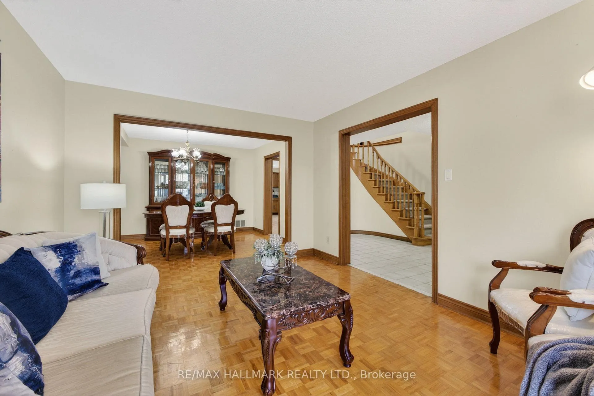 Photo 9 of 144 Jackman Crescent, Vaughan, West Woodbridge — HOMEH