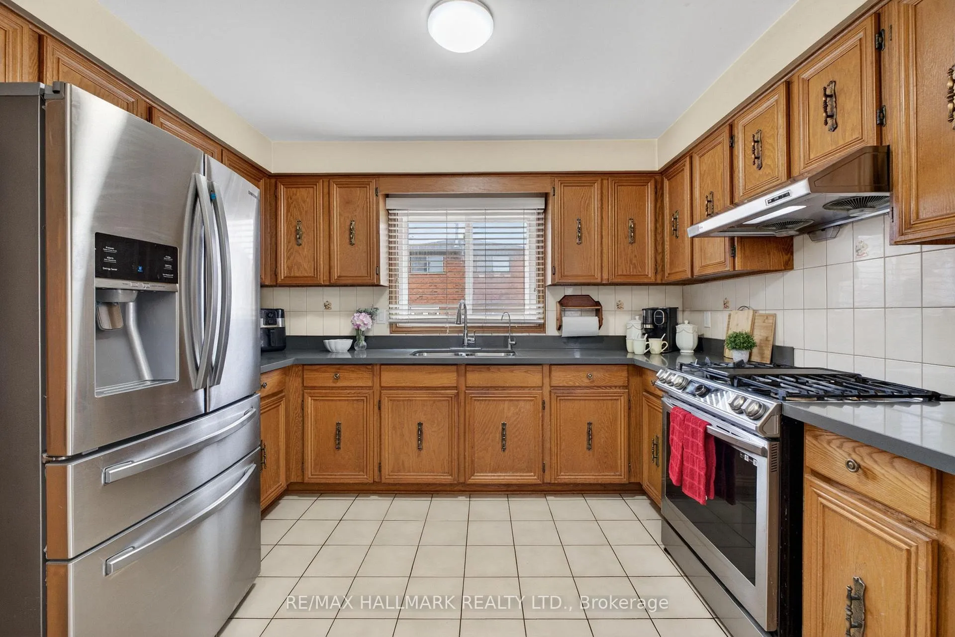Photo 14 of 144 Jackman Crescent, Vaughan, West Woodbridge — HOMEH