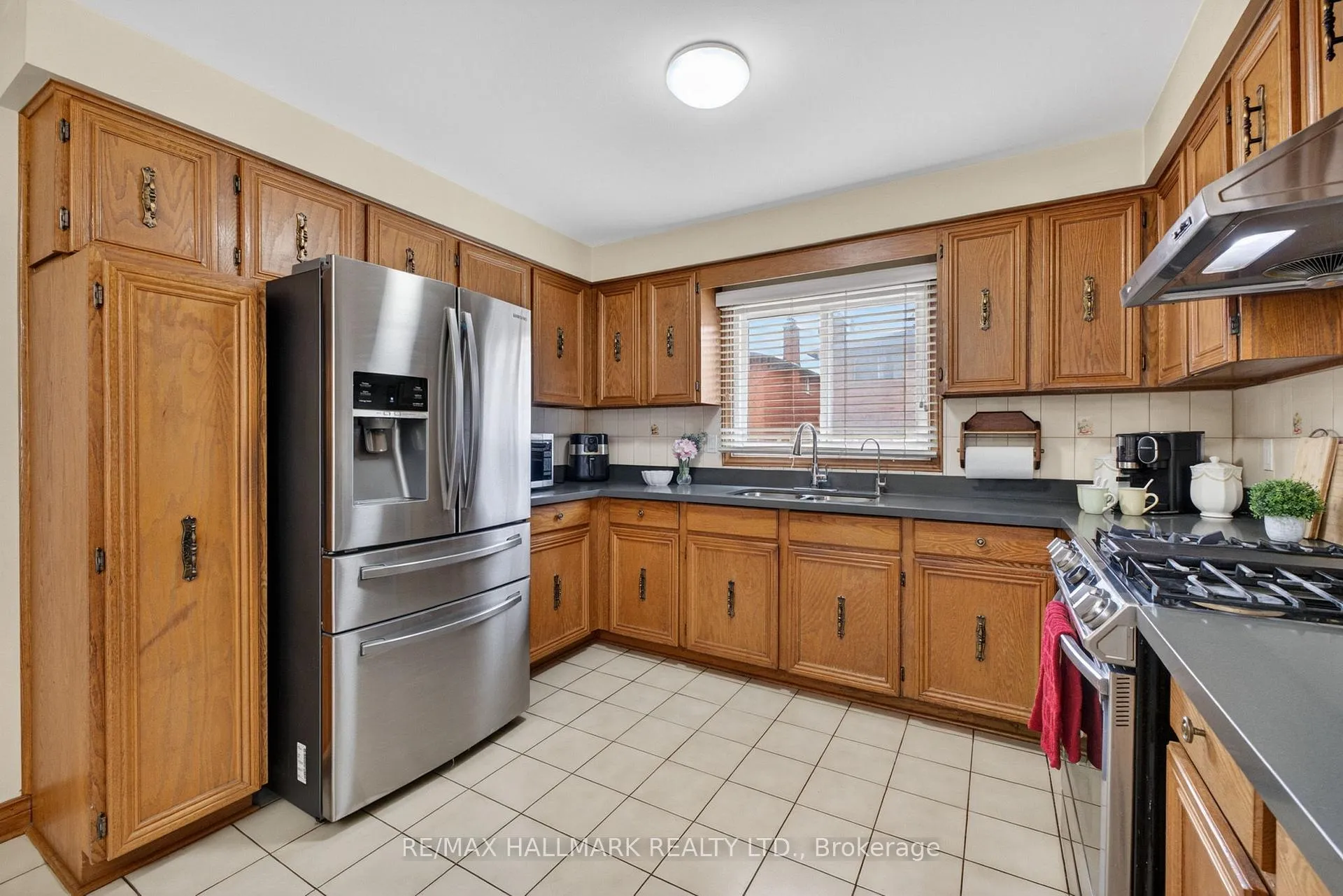Photo 15 of 144 Jackman Crescent, Vaughan, West Woodbridge — HOMEH
