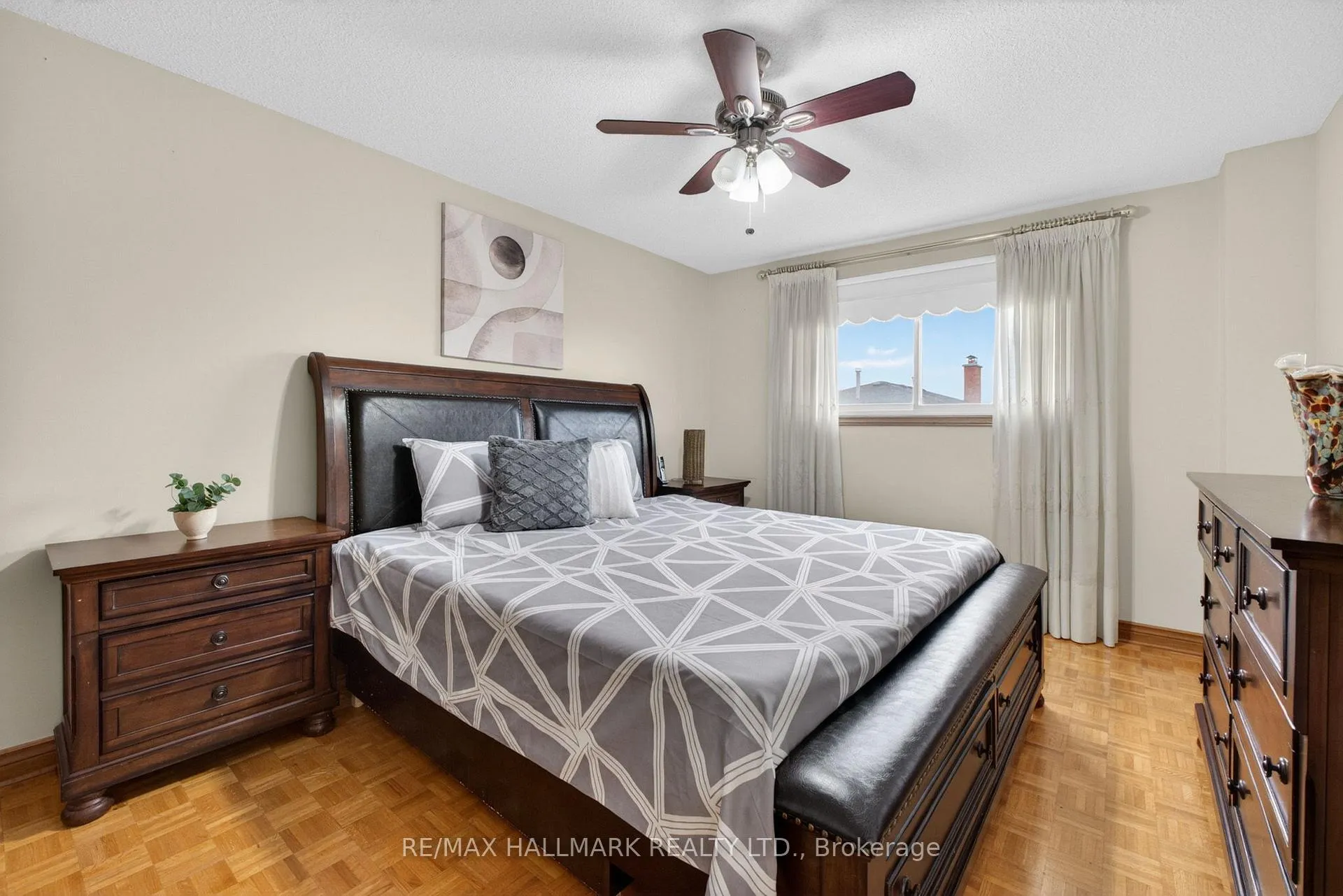 Photo 25 of 144 Jackman Crescent, Vaughan, West Woodbridge — HOMEH