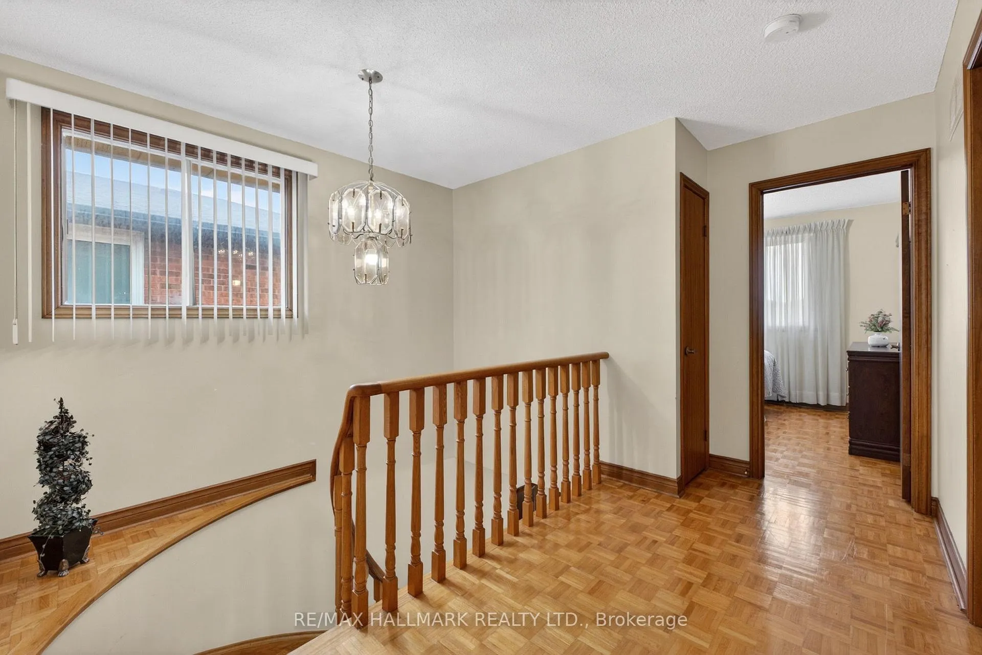 Photo 32 of 144 Jackman Crescent, Vaughan, West Woodbridge — HOMEH