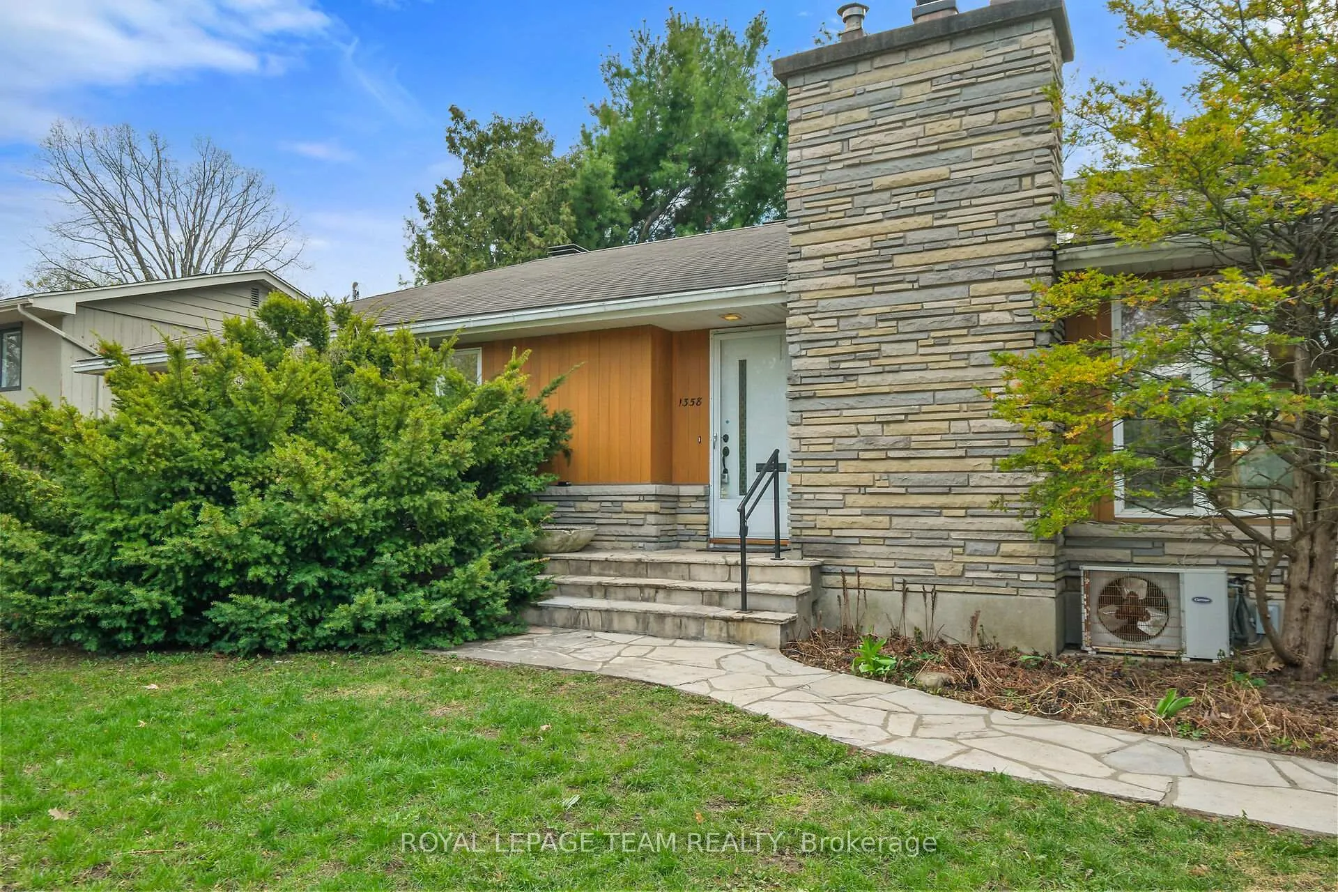 Photo 2 of 1358 Dowler Avenue, Ottawa, Alta Vista — HOMEH