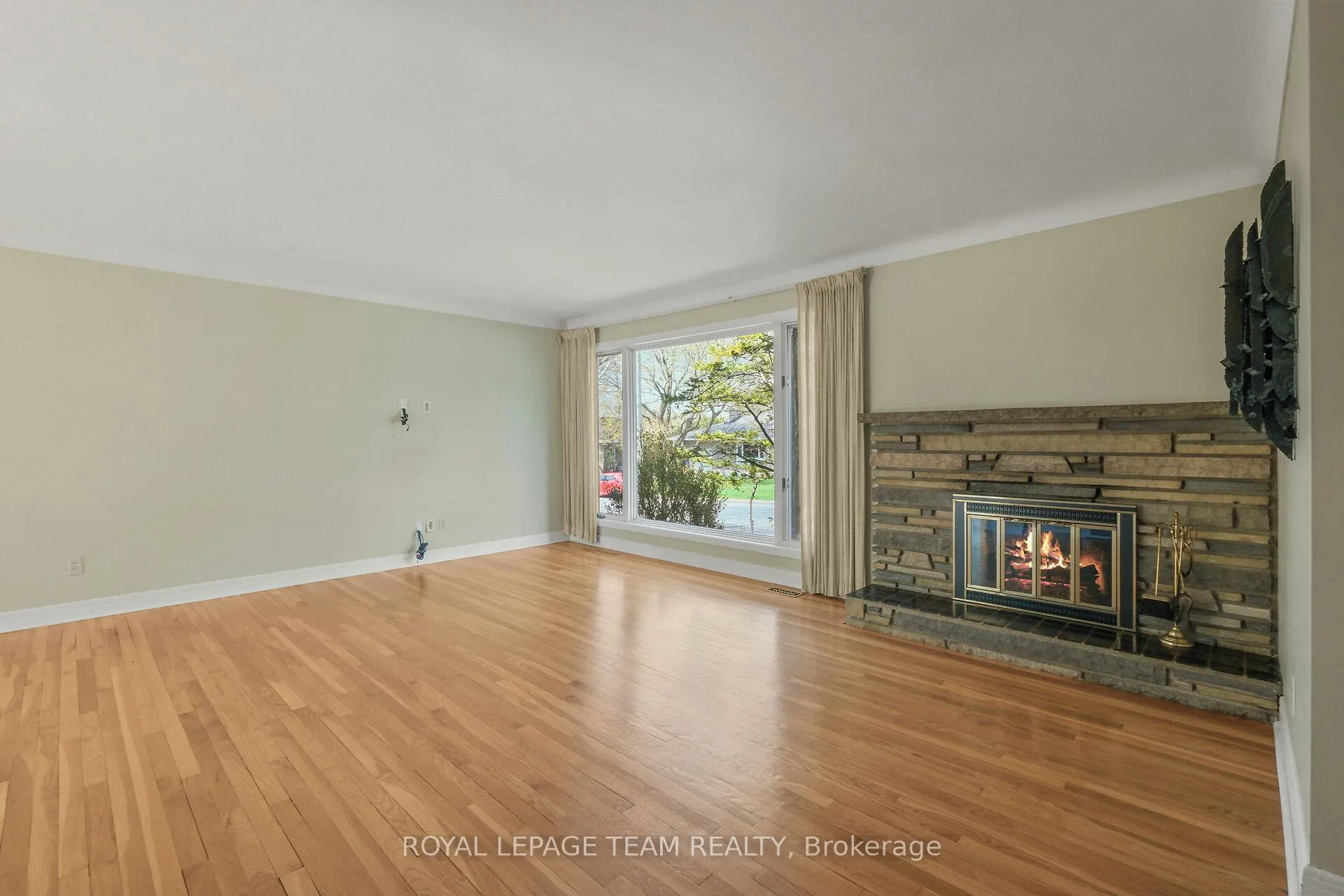 Photo 6 of 1358 Dowler Avenue, Ottawa, Alta Vista — HOMEH