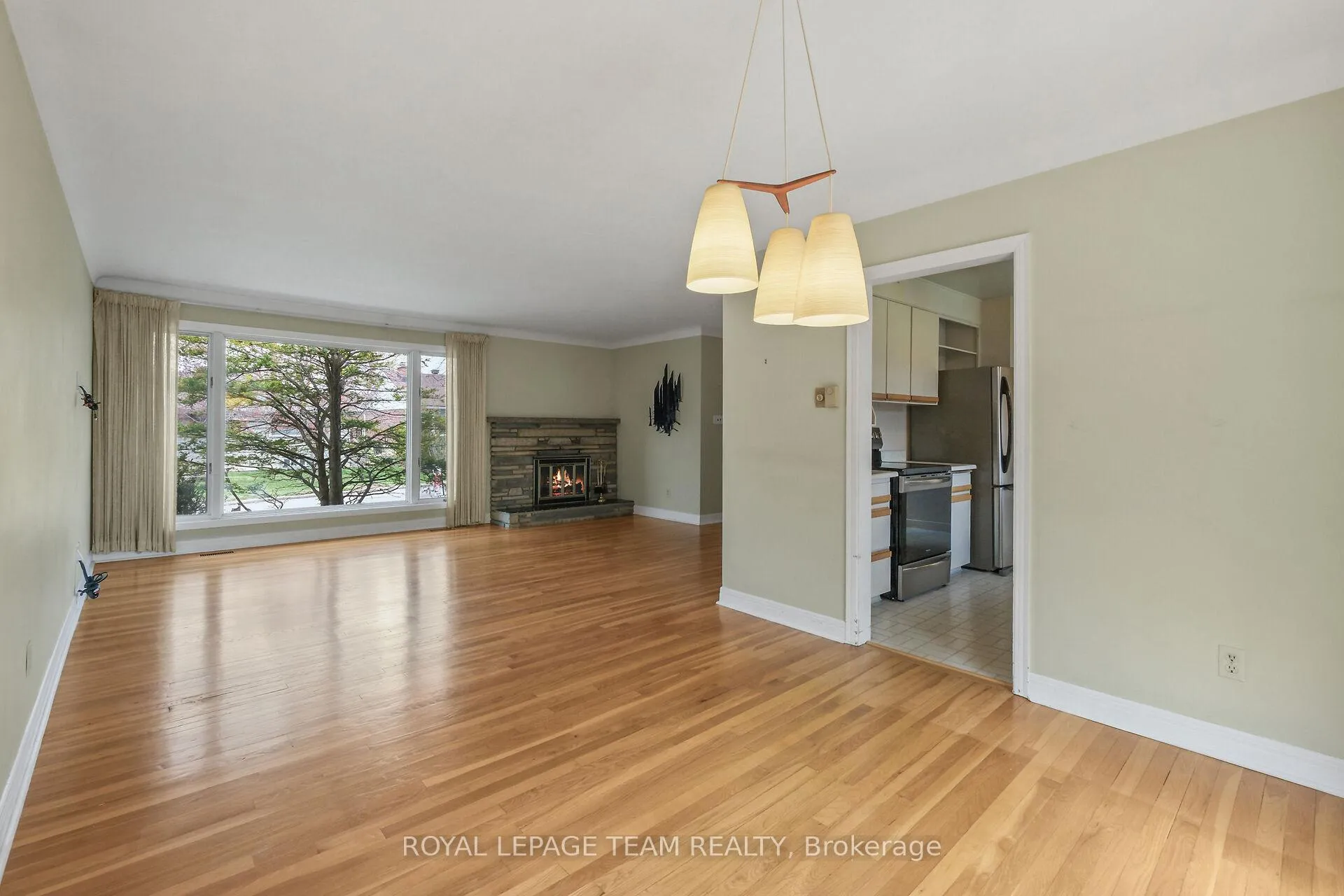 Photo 9 of 1358 Dowler Avenue, Ottawa, Alta Vista — HOMEH
