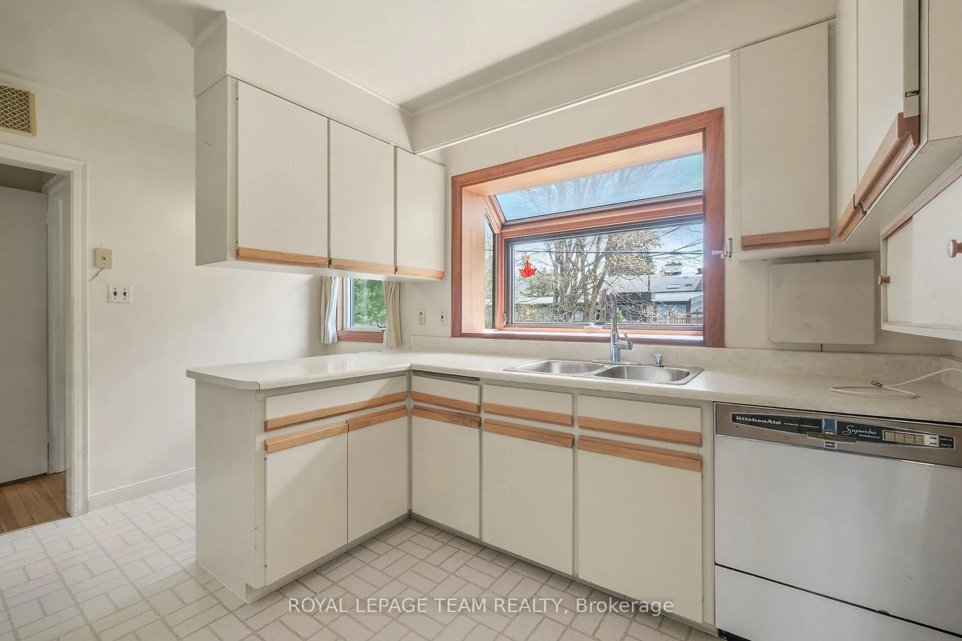 Photo 15 of 1358 Dowler Avenue, Ottawa, Alta Vista — HOMEH
