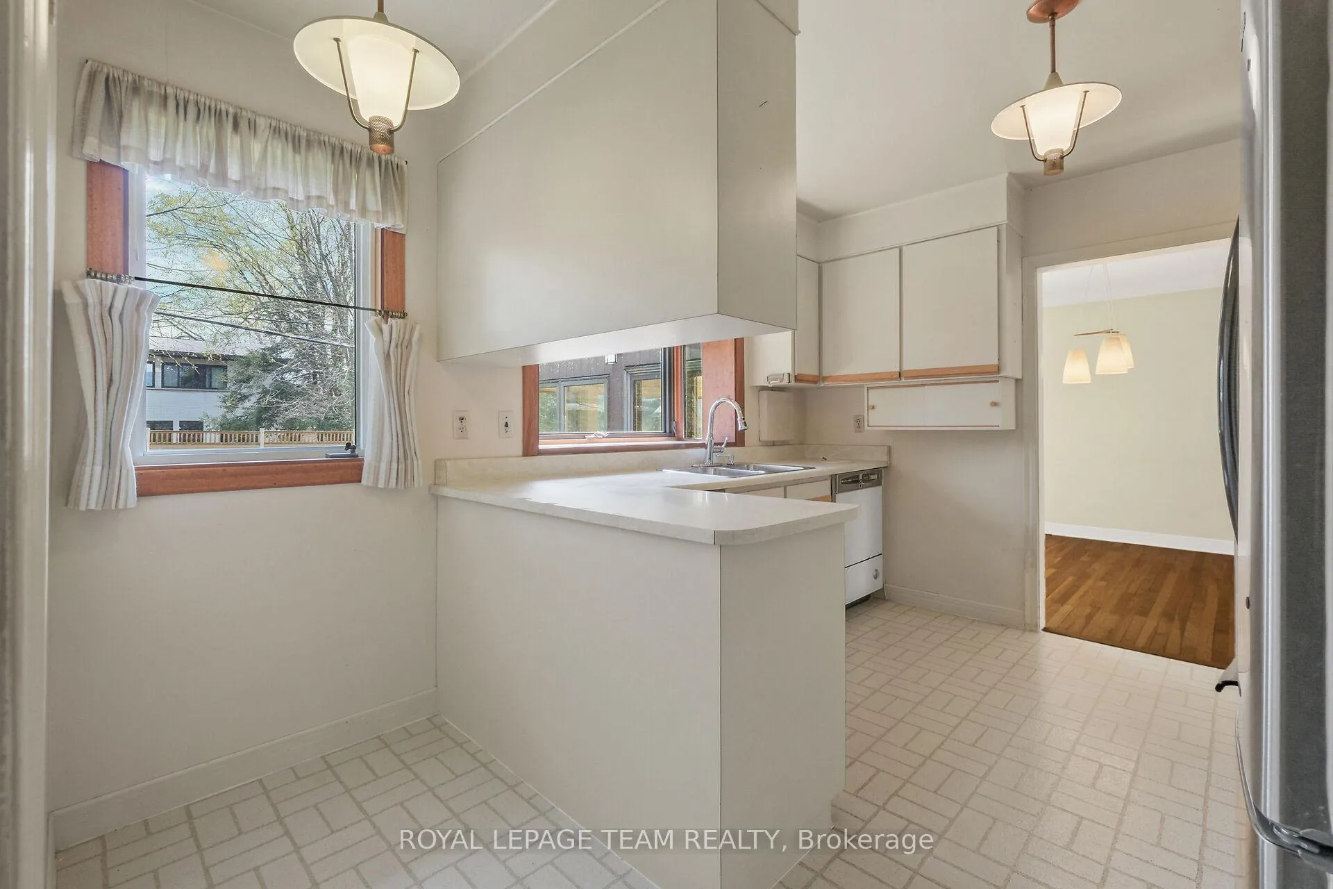 Photo 18 of 1358 Dowler Avenue, Ottawa, Alta Vista — HOMEH