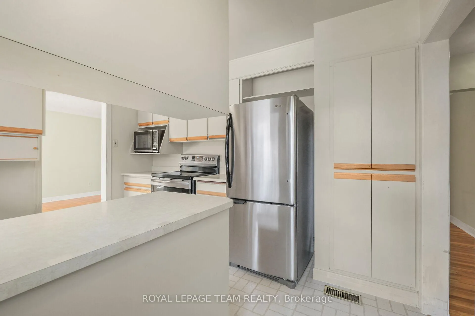 Photo 19 of 1358 Dowler Avenue, Ottawa, Alta Vista — HOMEH