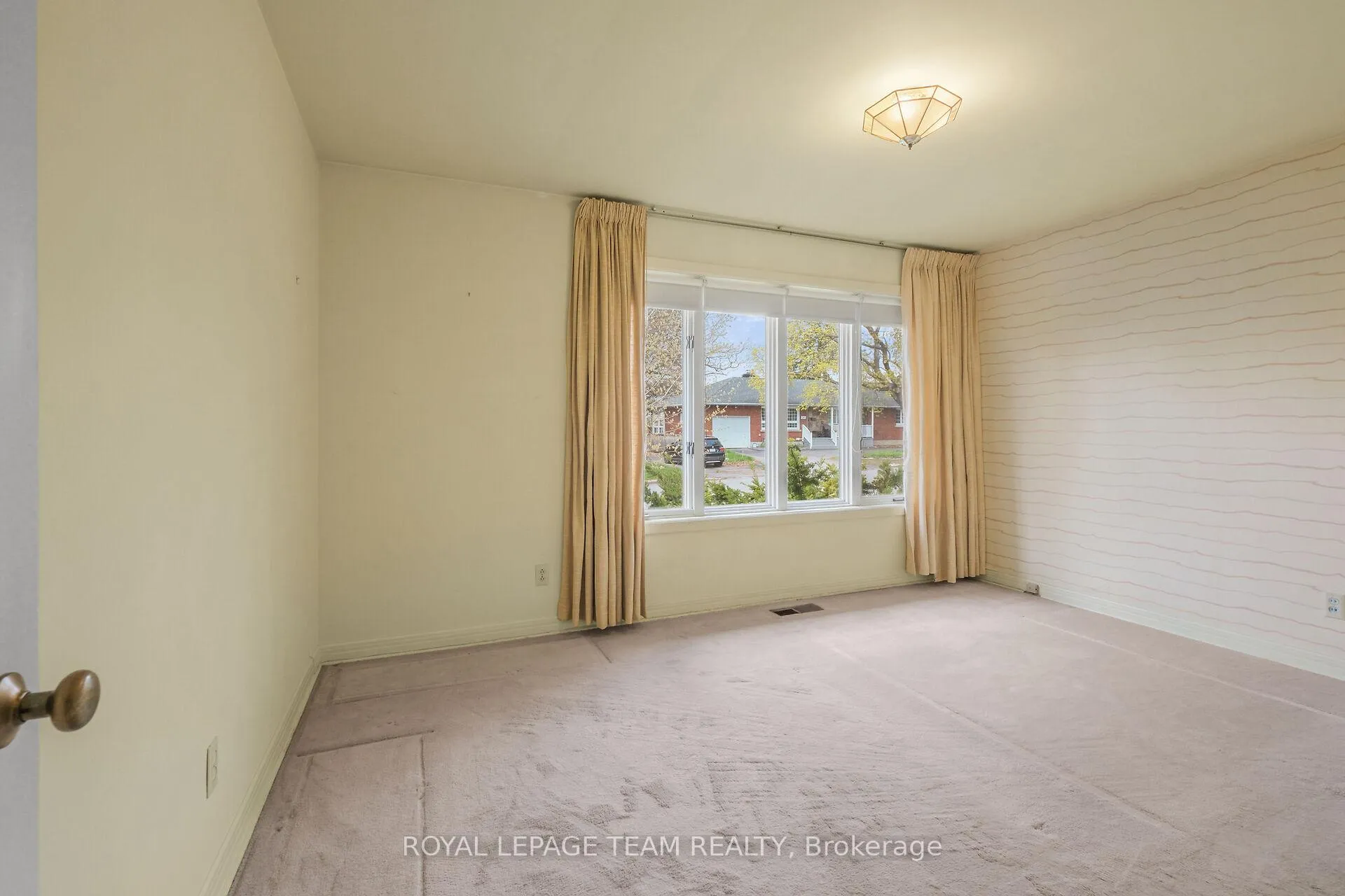 Photo 24 of 1358 Dowler Avenue, Ottawa, Alta Vista — HOMEH