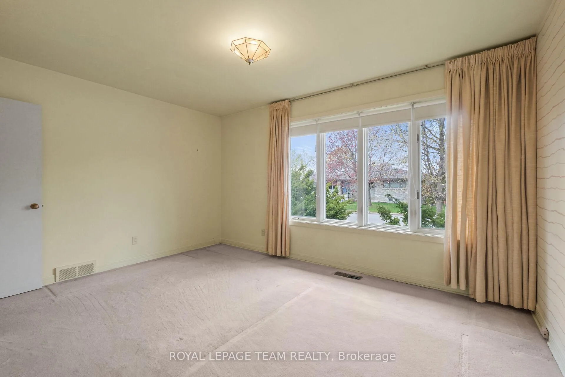 Photo 26 of 1358 Dowler Avenue, Ottawa, Alta Vista — HOMEH