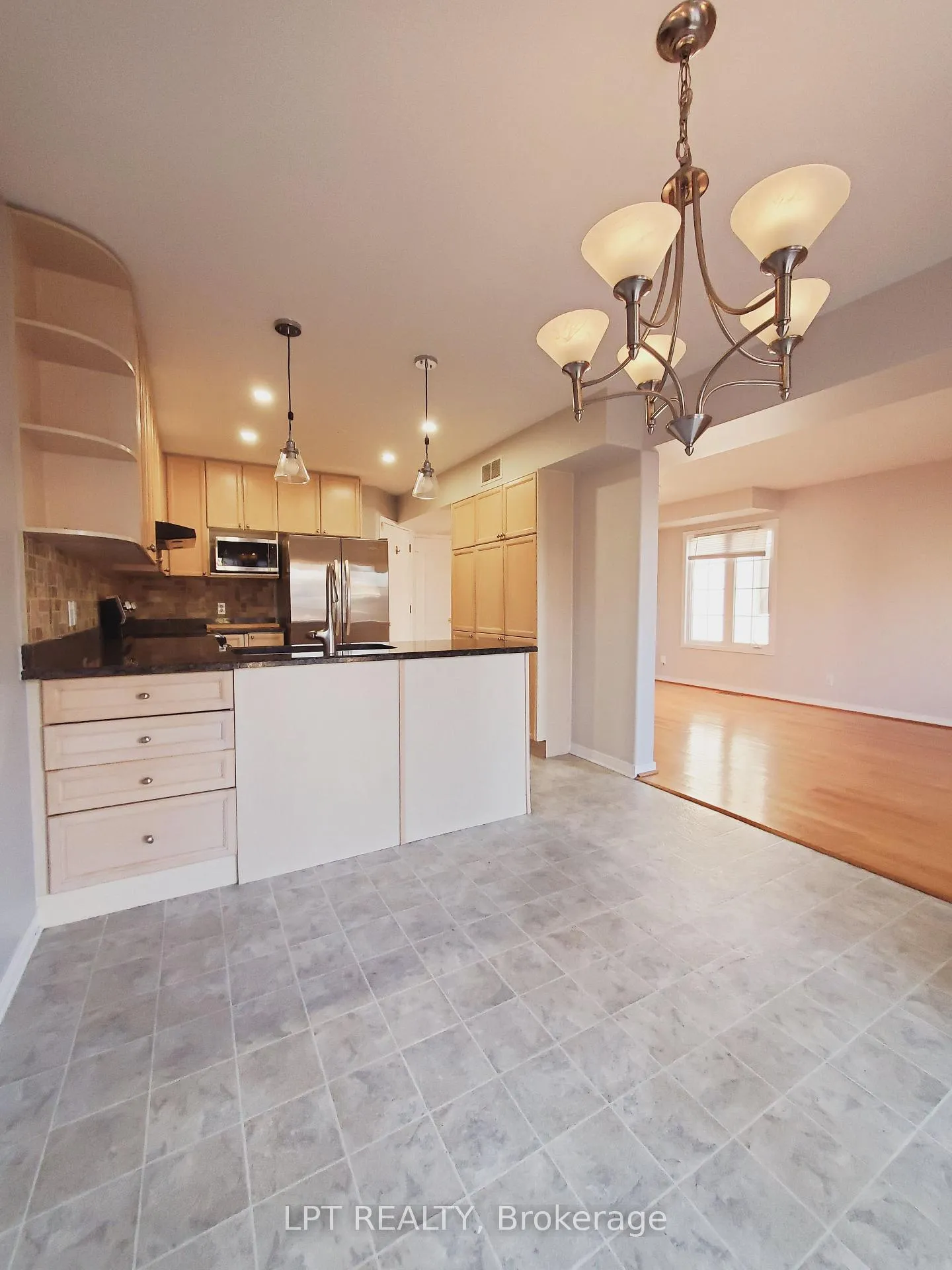 Photo 6 of 919 Rainbow Crescent, Kingston, Kingston East (Incl Barret Crt) — HOMEH