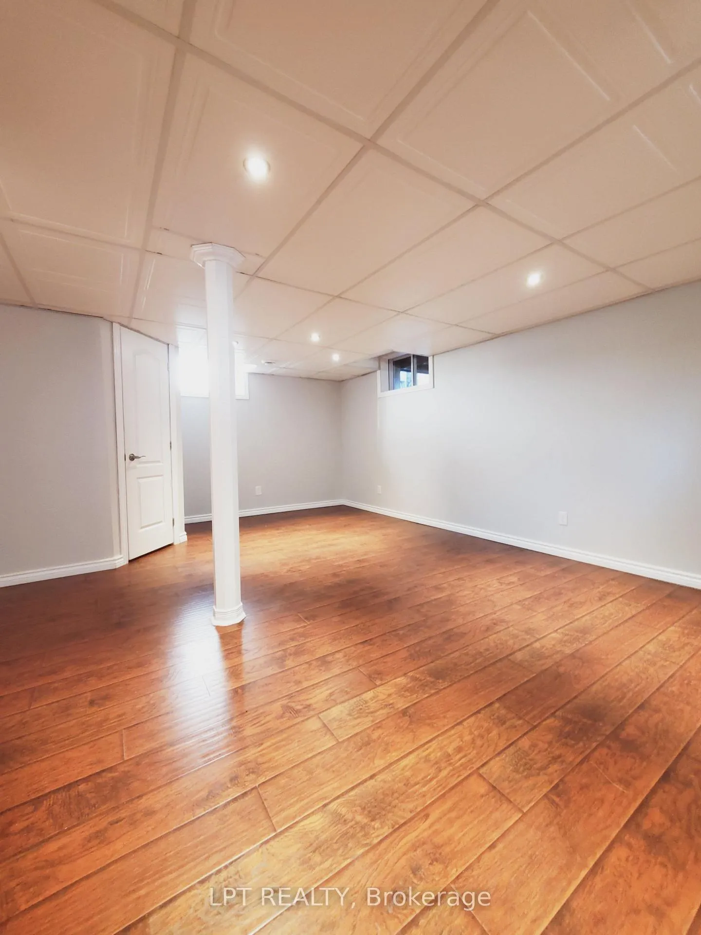 Photo 10 of 919 Rainbow Crescent, Kingston, Kingston East (Incl Barret Crt) — HOMEH
