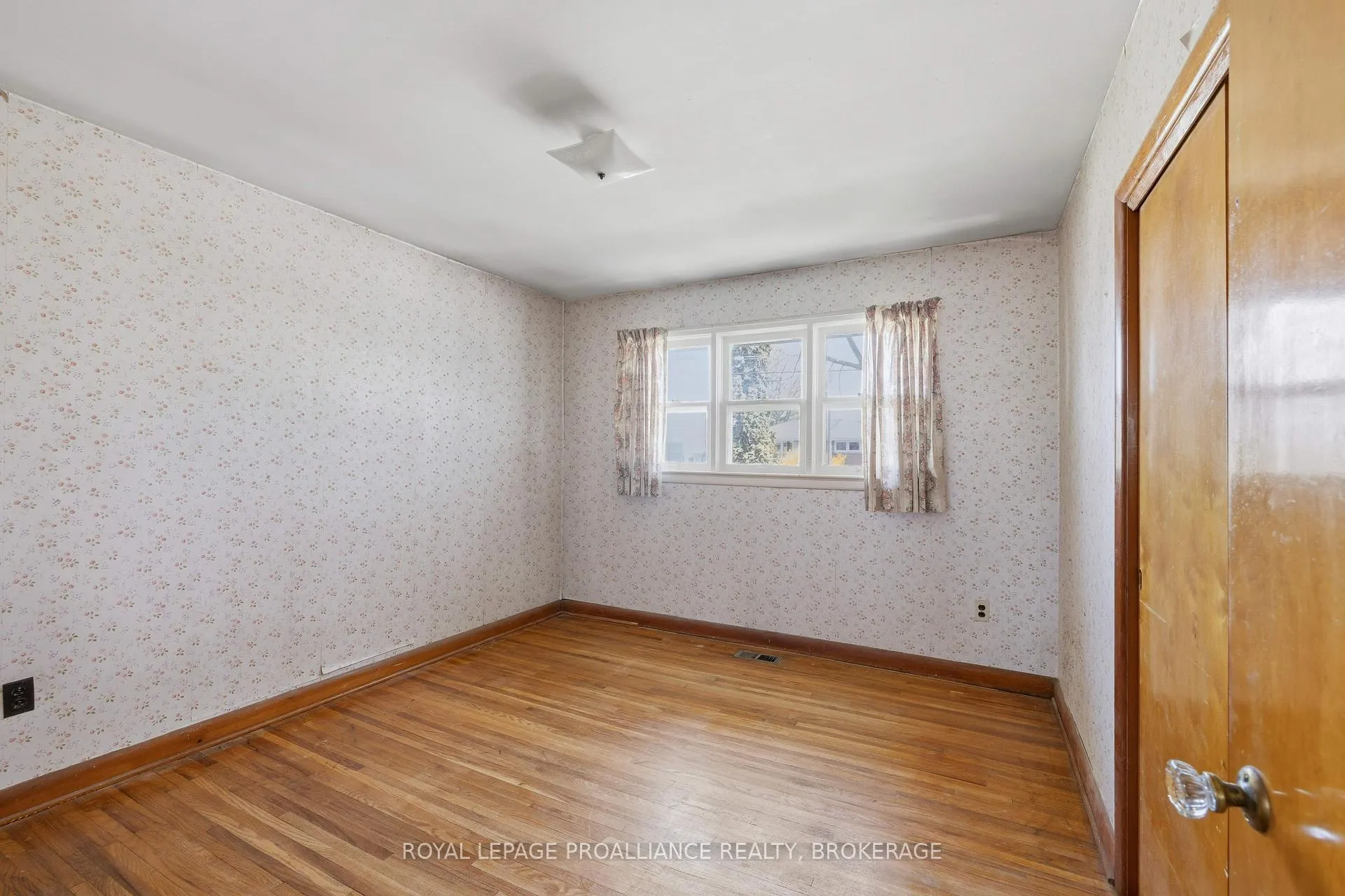 Photo 6 of 287 McEwen Drive, Kingston, City Southwest — HOMEH