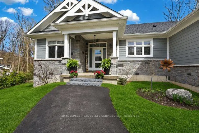 Photo 2 of 465 Parkview Court, Midland — HOMEH
