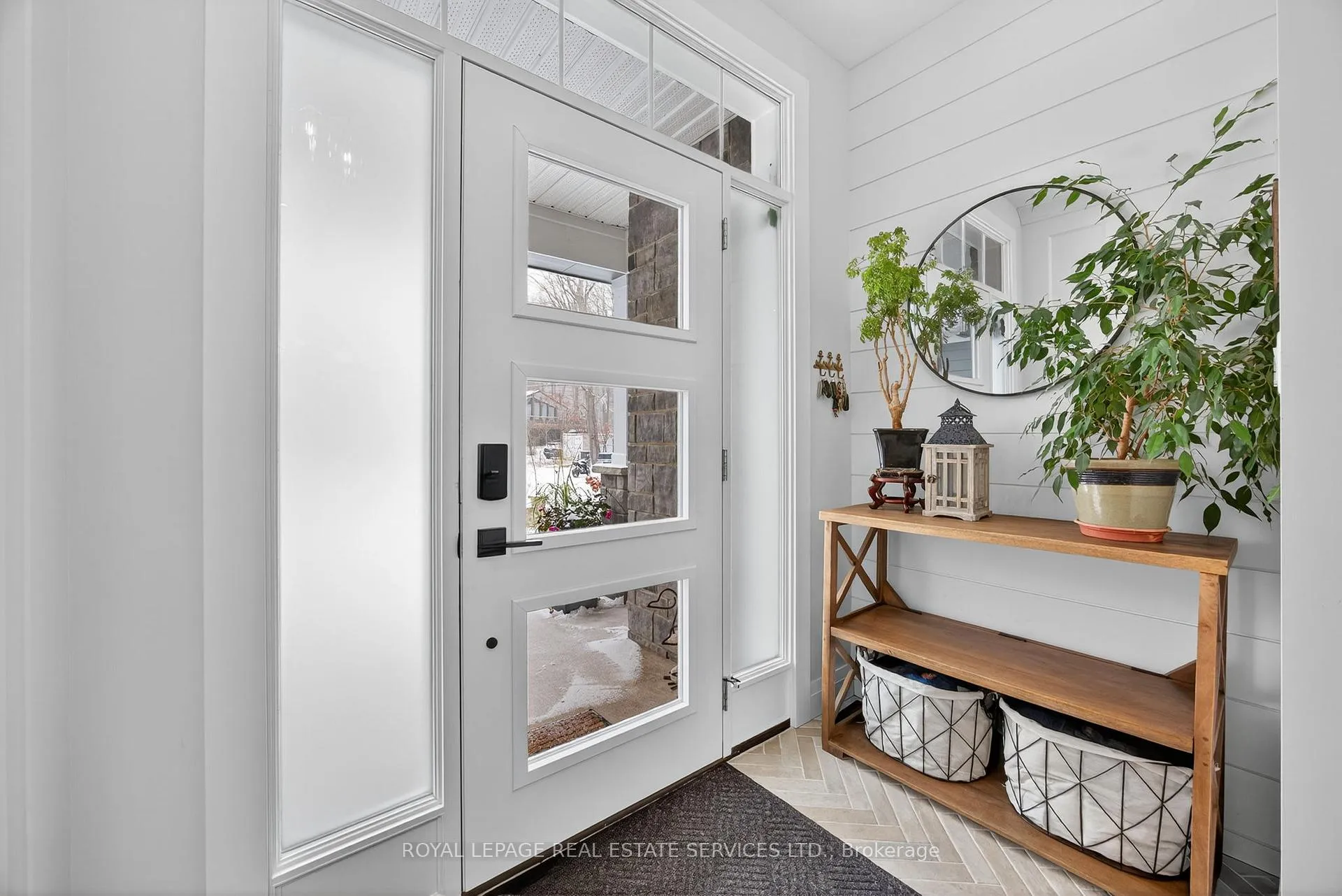 Photo 4 of 465 Parkview Court, Midland — HOMEH