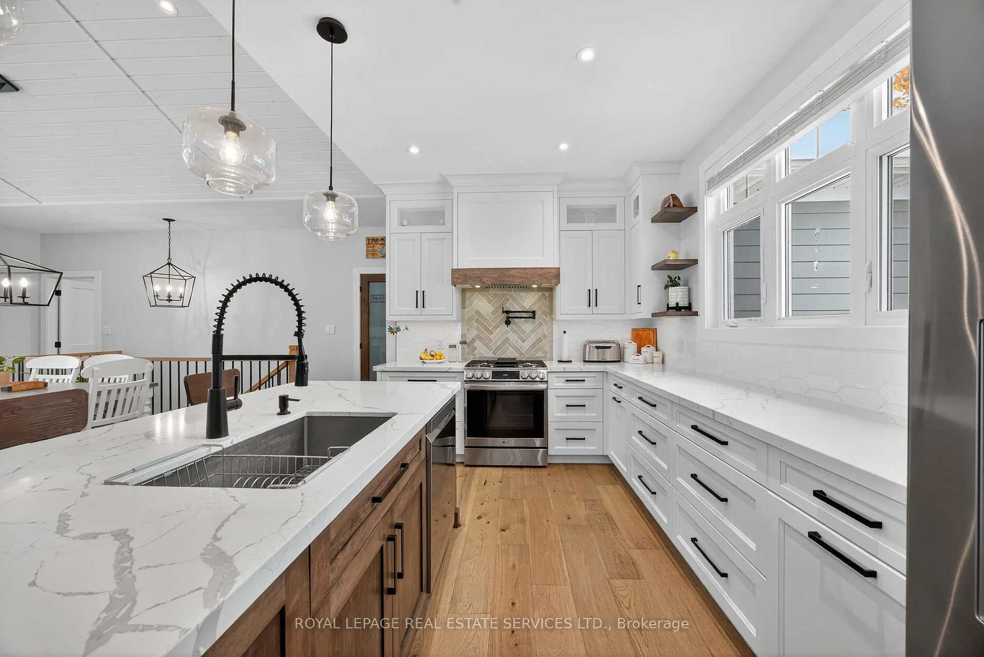 Photo 8 of 465 Parkview Court, Midland — HOMEH