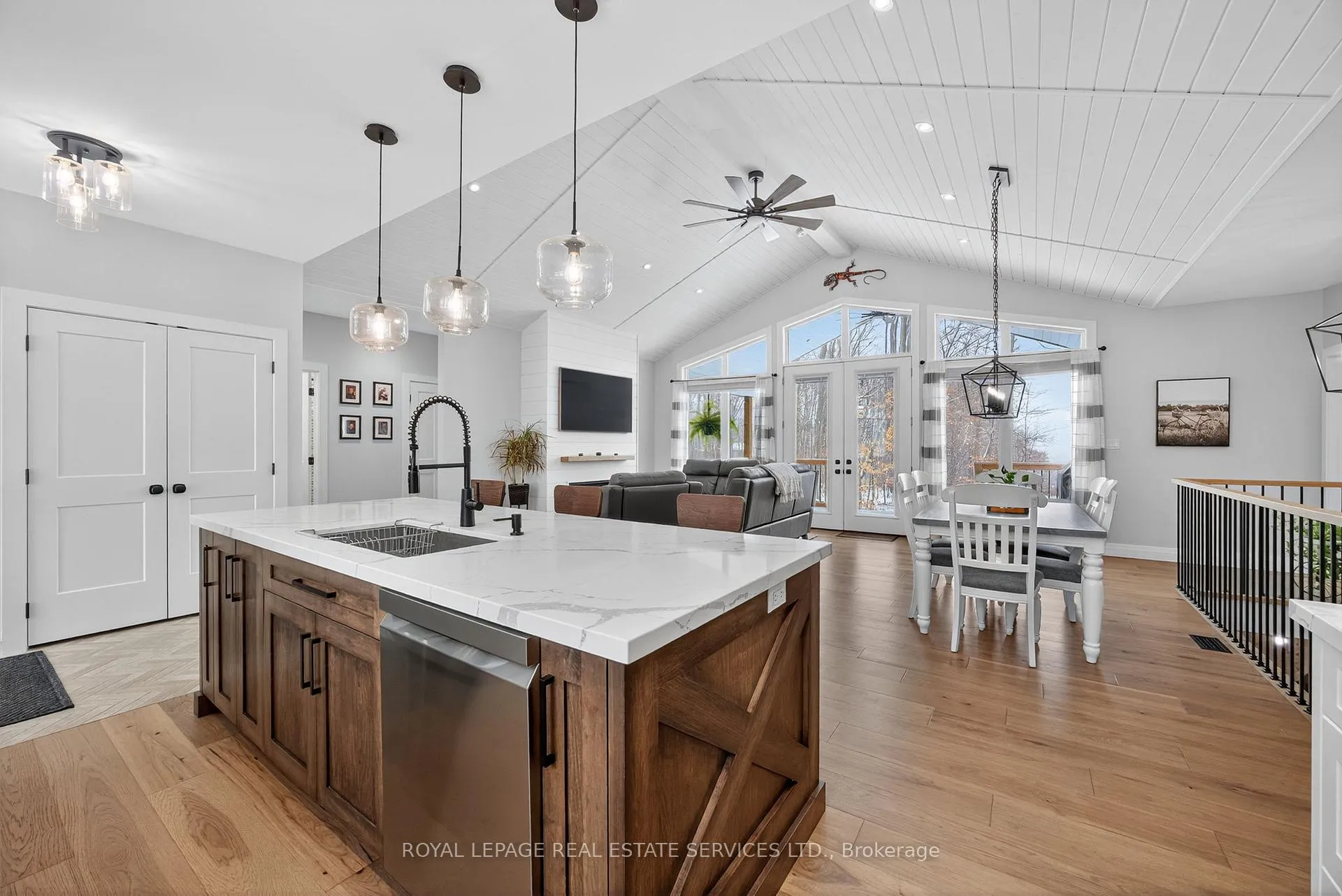 Photo 9 of 465 Parkview Court, Midland — HOMEH