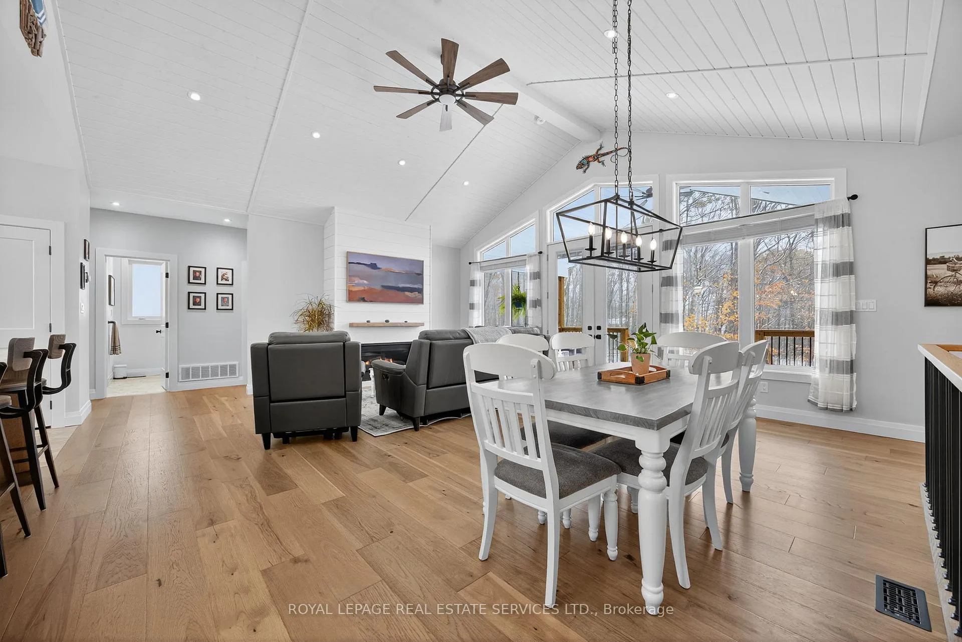 Photo 11 of 465 Parkview Court, Midland — HOMEH