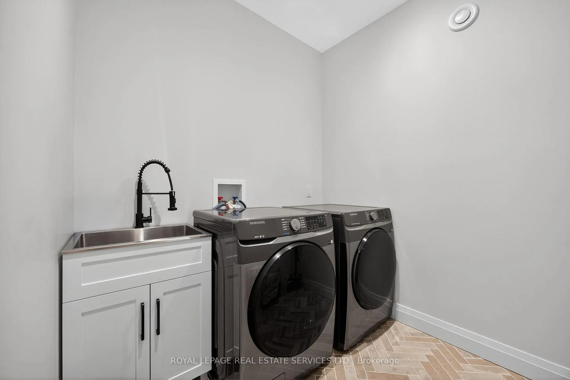 Photo 24 of 465 Parkview Court, Midland — HOMEH