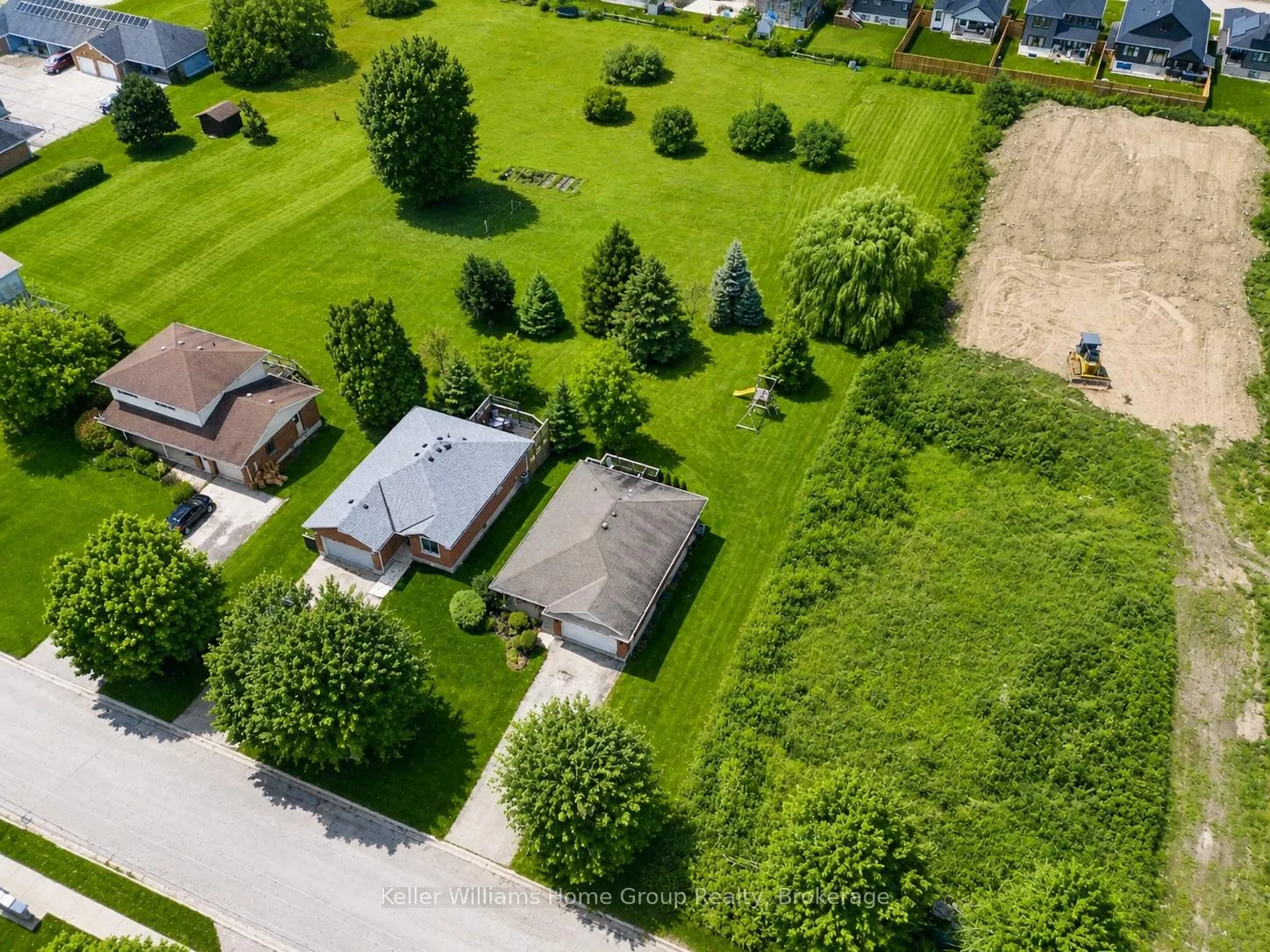 Photo 2 of 423 King Street E, Wellington North, Mount Forest — HOMEH