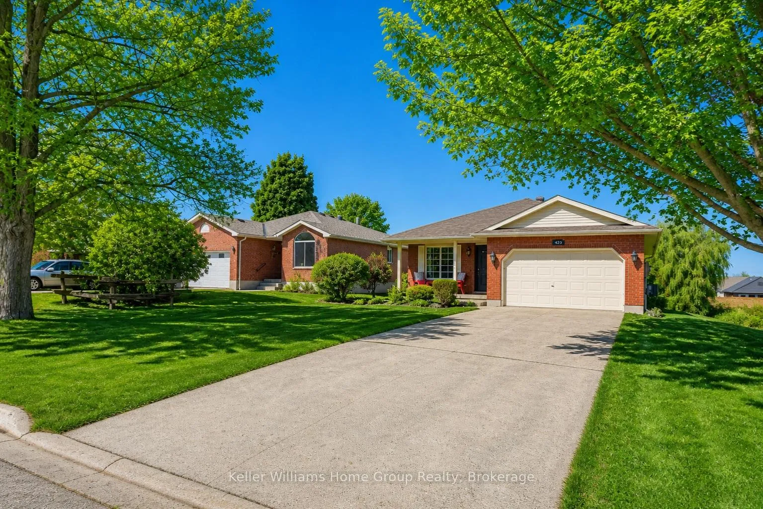Photo 4 of 423 King Street E, Wellington North, Mount Forest — HOMEH