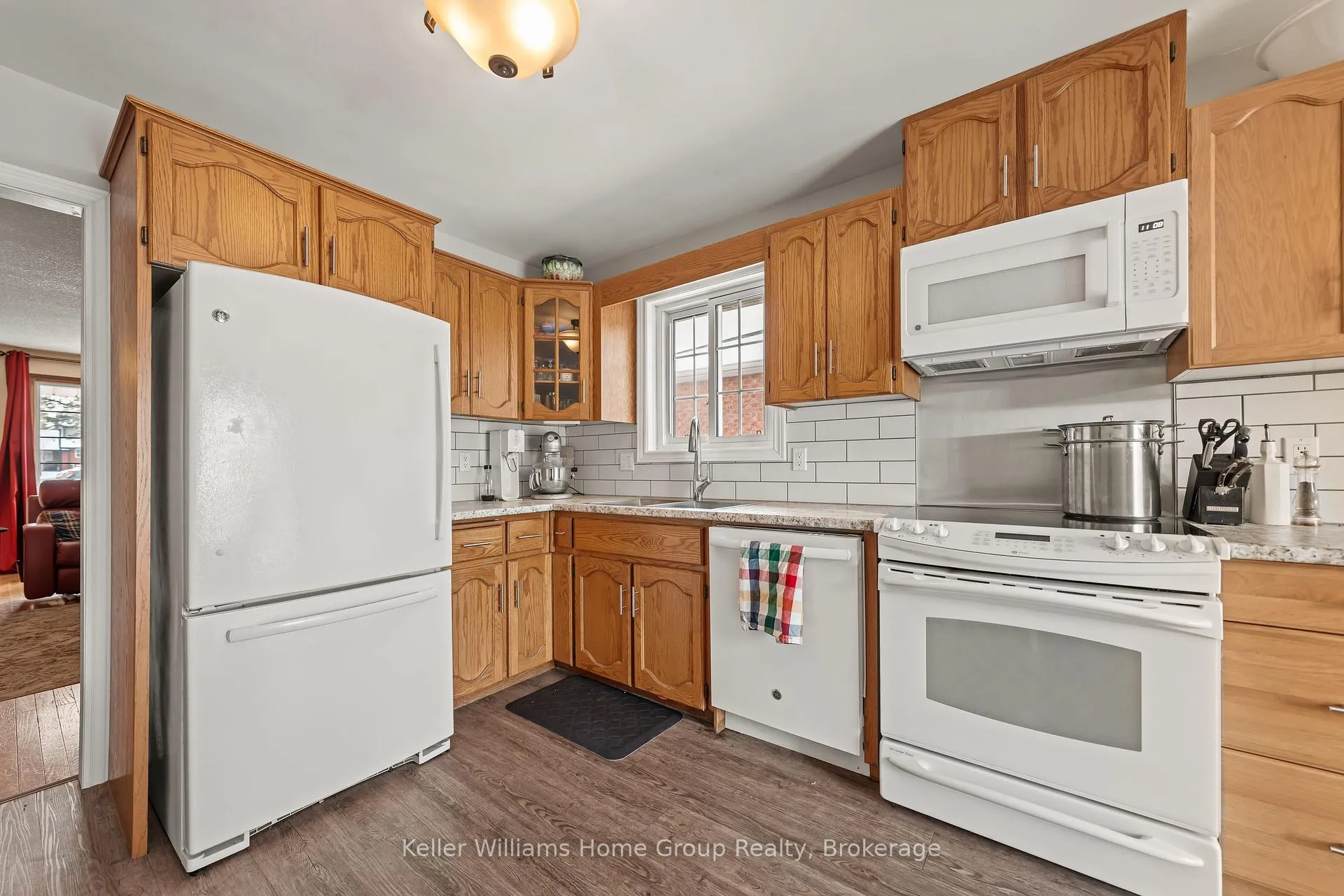Photo 15 of 423 King Street E, Wellington North, Mount Forest — HOMEH