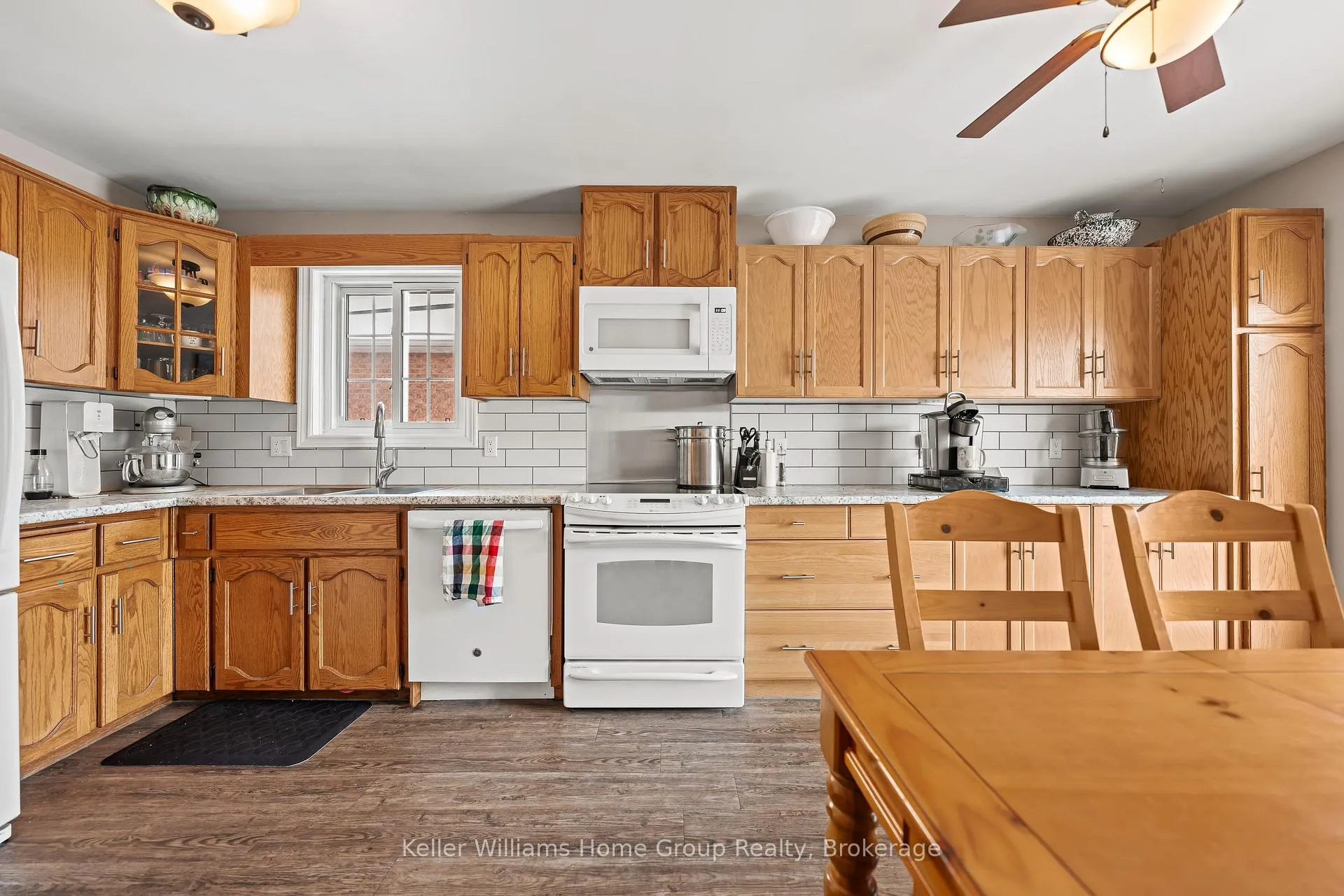 Photo 16 of 423 King Street E, Wellington North, Mount Forest — HOMEH