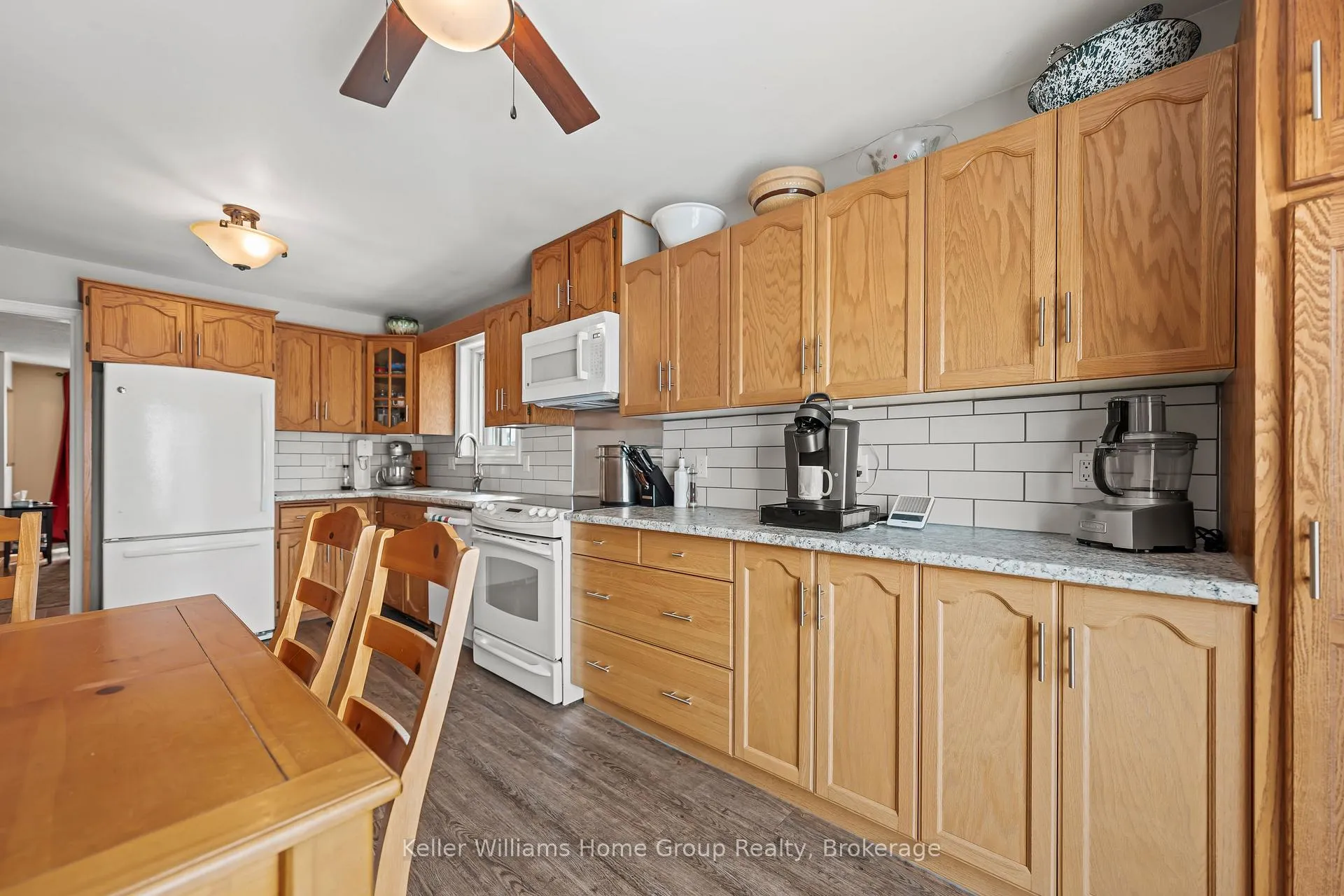 Photo 17 of 423 King Street E, Wellington North, Mount Forest — HOMEH