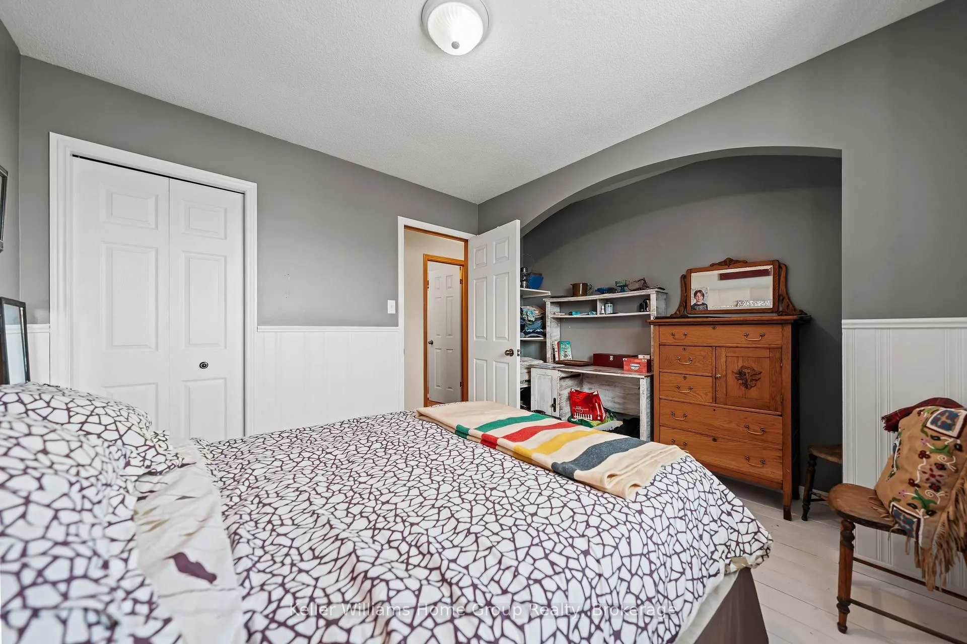 Photo 23 of 423 King Street E, Wellington North, Mount Forest — HOMEH