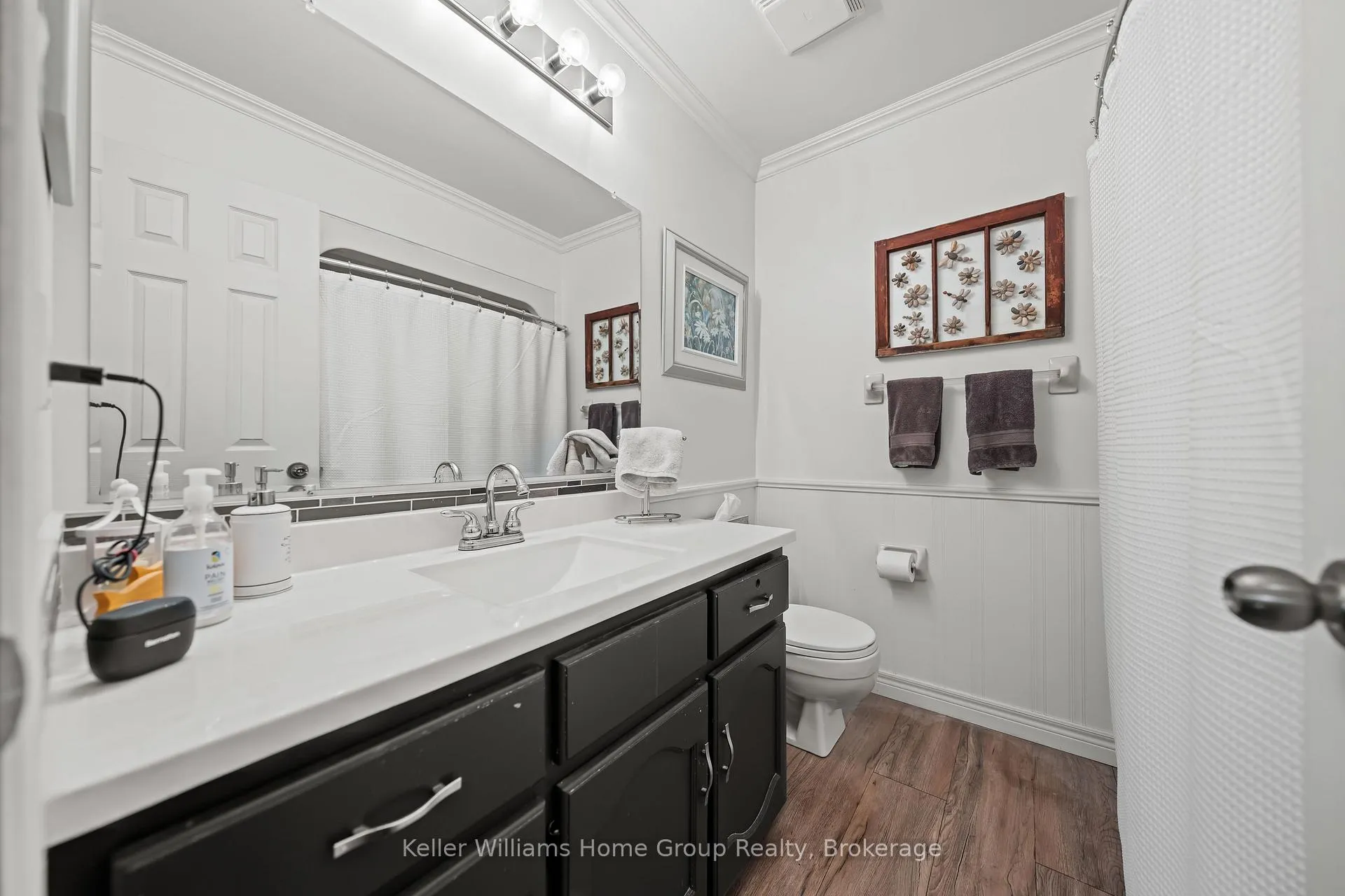 Photo 24 of 423 King Street E, Wellington North, Mount Forest — HOMEH
