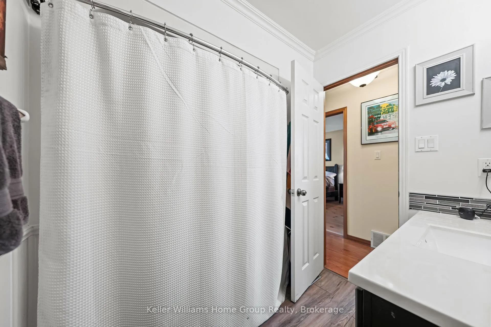 Photo 25 of 423 King Street E, Wellington North, Mount Forest — HOMEH
