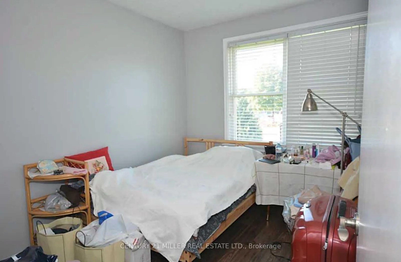 Photo 6 of 469 Scarsdale Crescent, Oakville, West — HOMEH