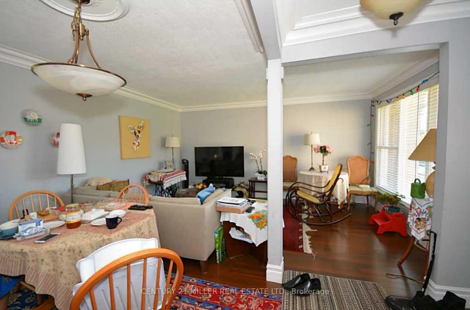 Photo 8 of 469 Scarsdale Crescent, Oakville, West — HOMEH