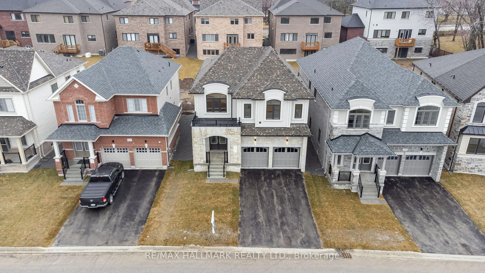 Photo 34 of 19 Stennett Drive, Georgina, Keswick North — HOMEH