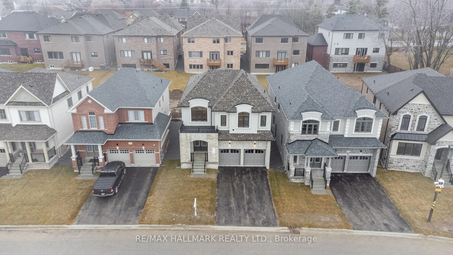 Photo 38 of 19 Stennett Drive, Georgina, Keswick North — HOMEH
