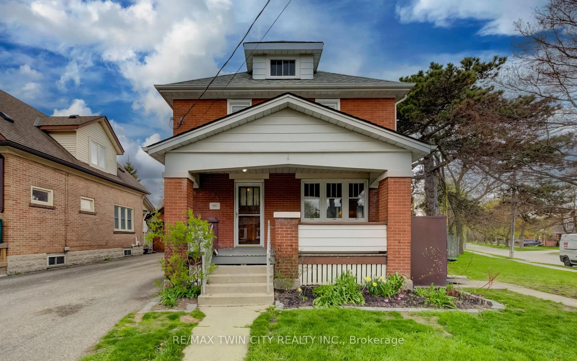 Photo 2 of 94 Stirling Avenue N, Kitchener — HOMEH