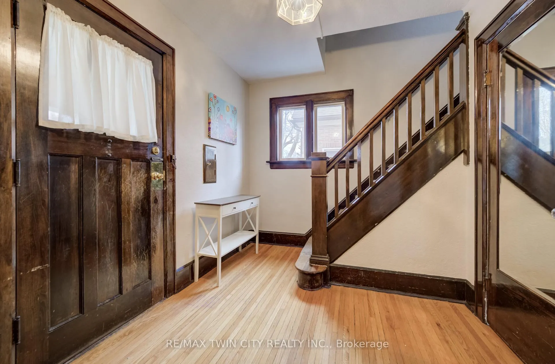 Photo 3 of 94 Stirling Avenue N, Kitchener — HOMEH