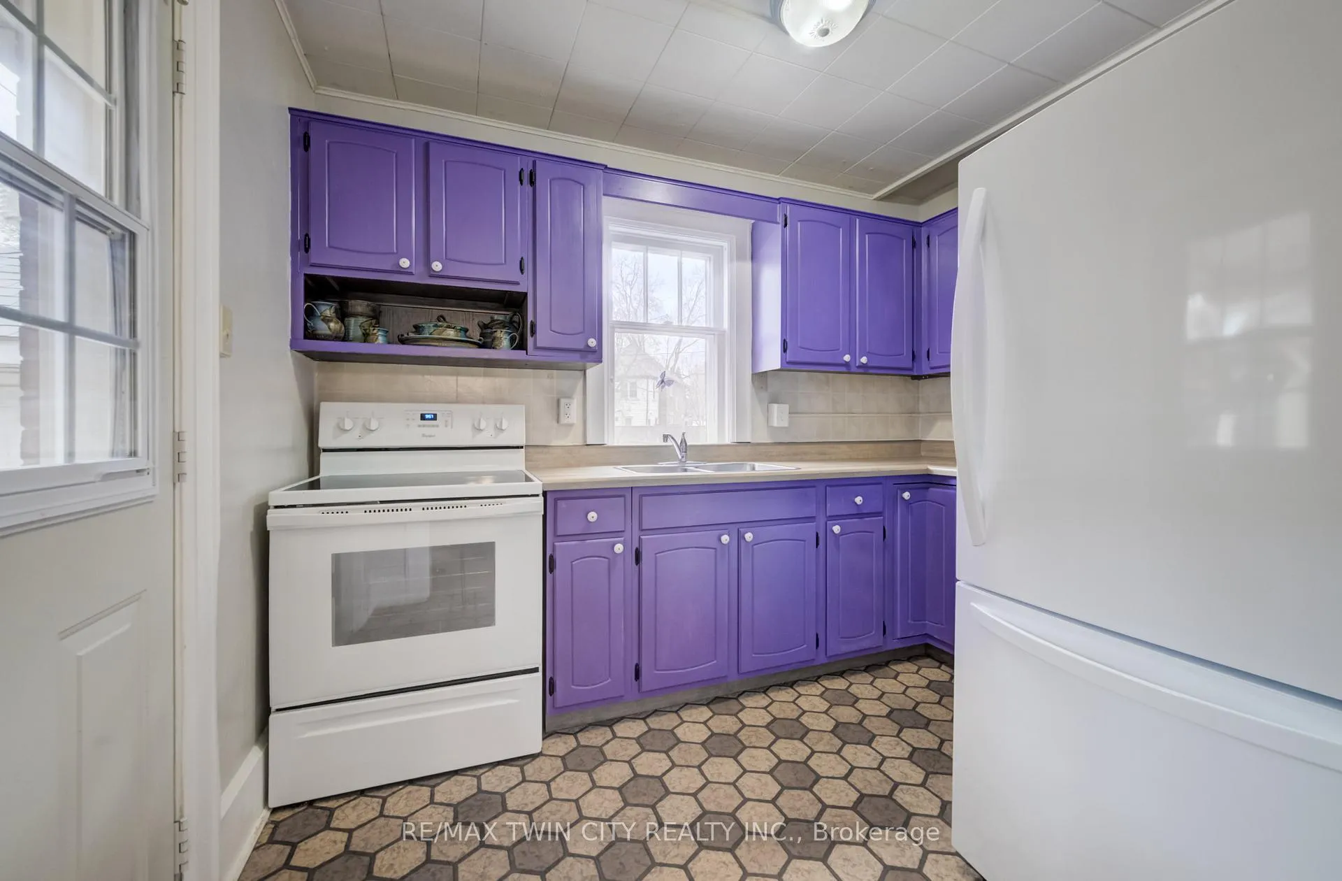 Photo 10 of 94 Stirling Avenue N, Kitchener — HOMEH