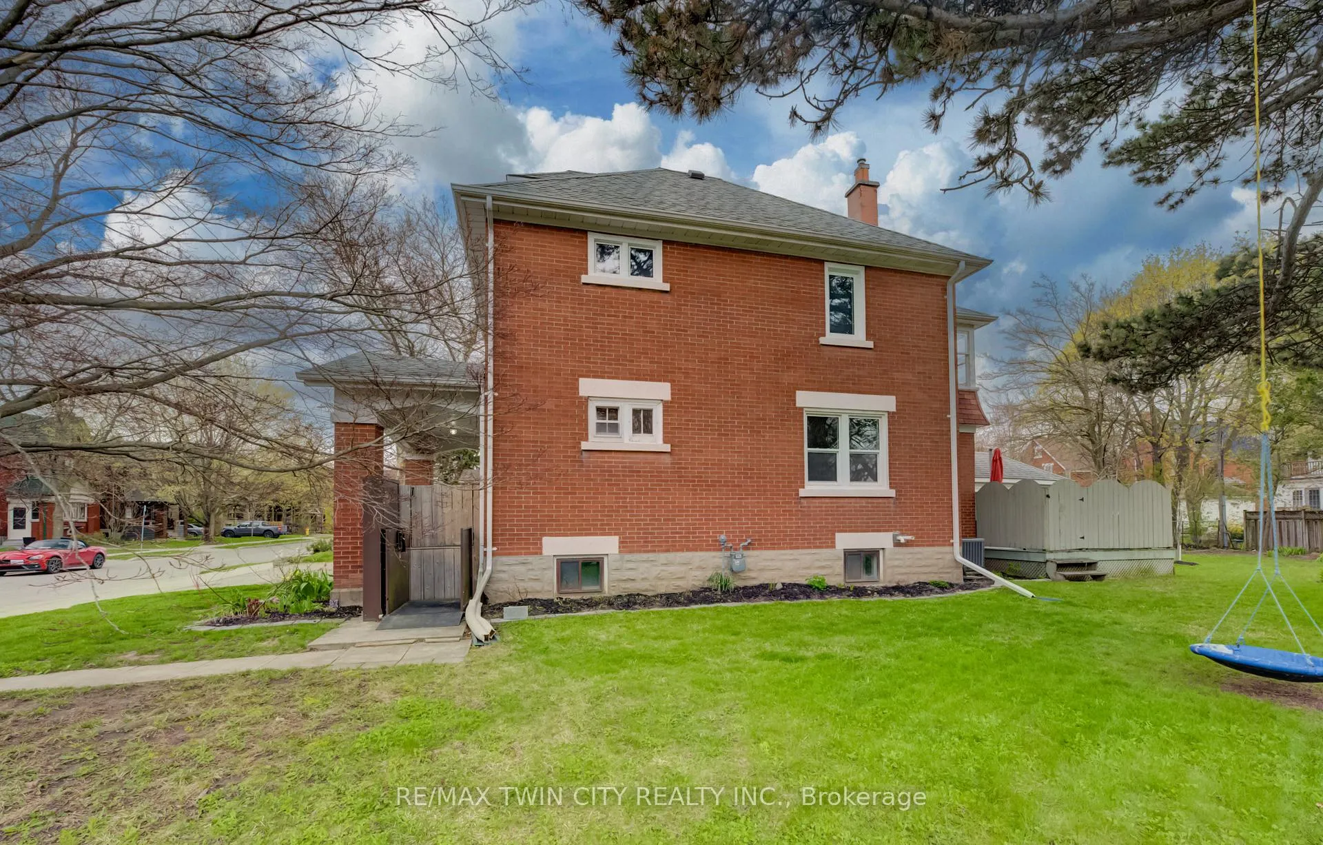 Photo 25 of 94 Stirling Avenue N, Kitchener — HOMEH