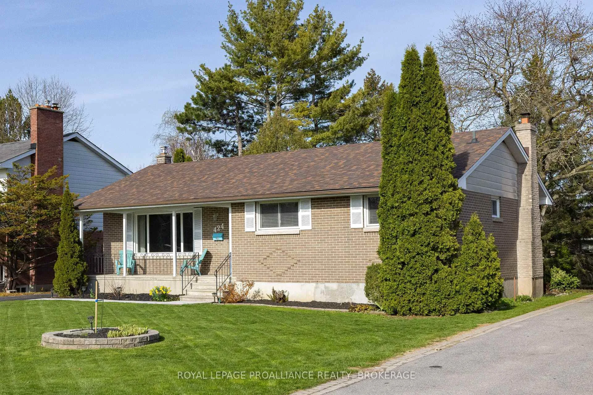 Photo 2 of 424 Parkview Drive, Kingston, City Southwest — HOMEH