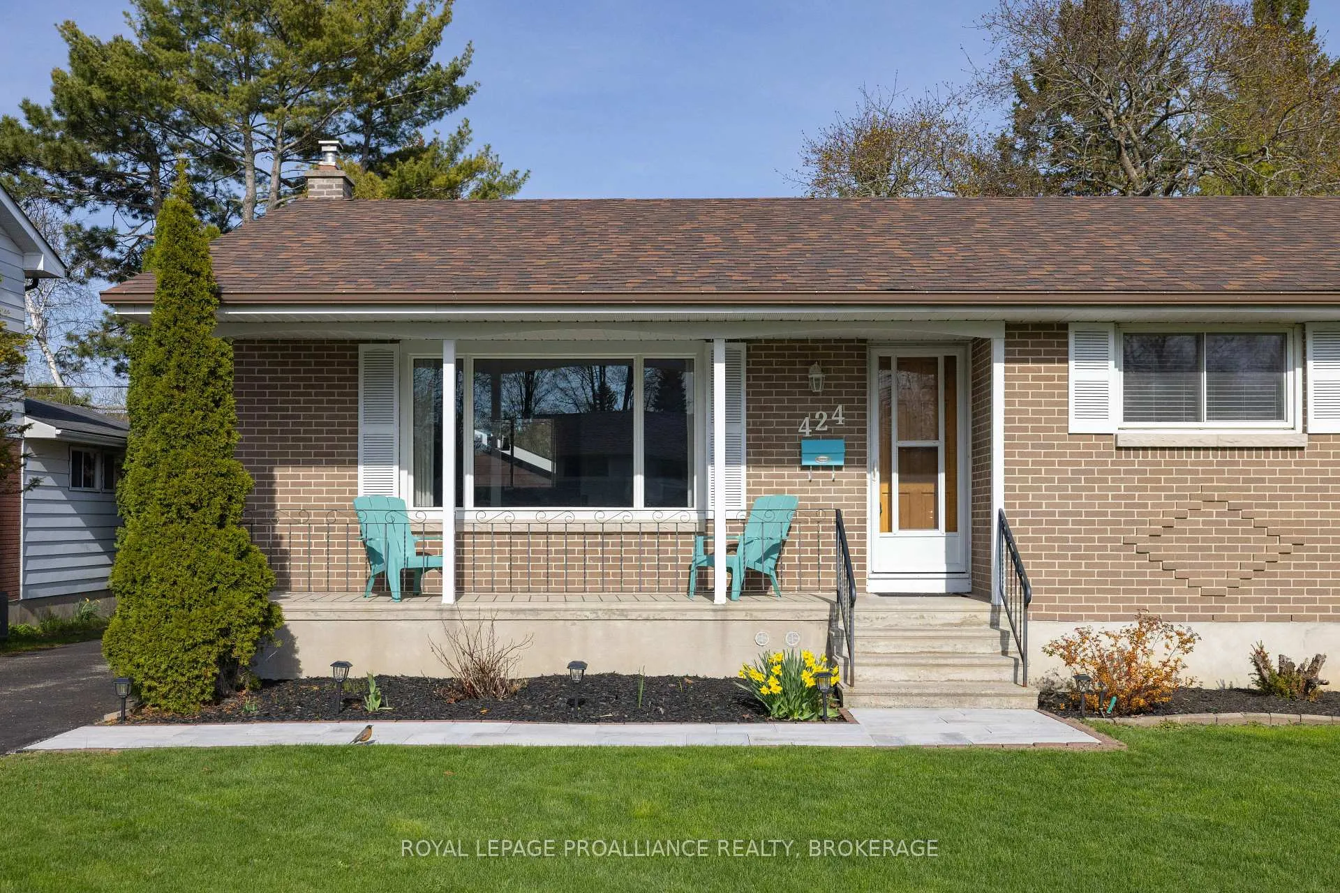 Photo 3 of 424 Parkview Drive, Kingston, City Southwest — HOMEH