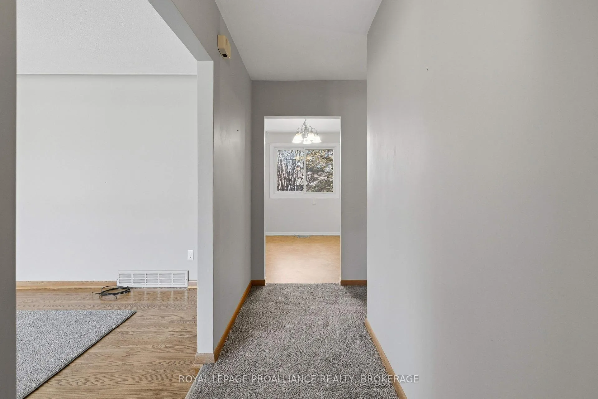Photo 5 of 424 Parkview Drive, Kingston, City Southwest — HOMEH