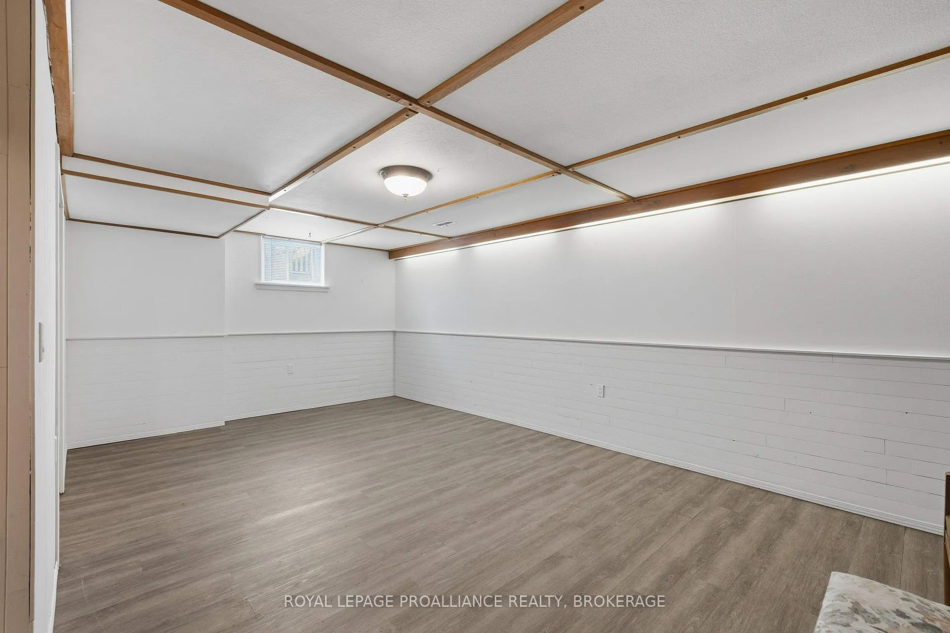 Photo 23 of 424 Parkview Drive, Kingston, City Southwest — HOMEH