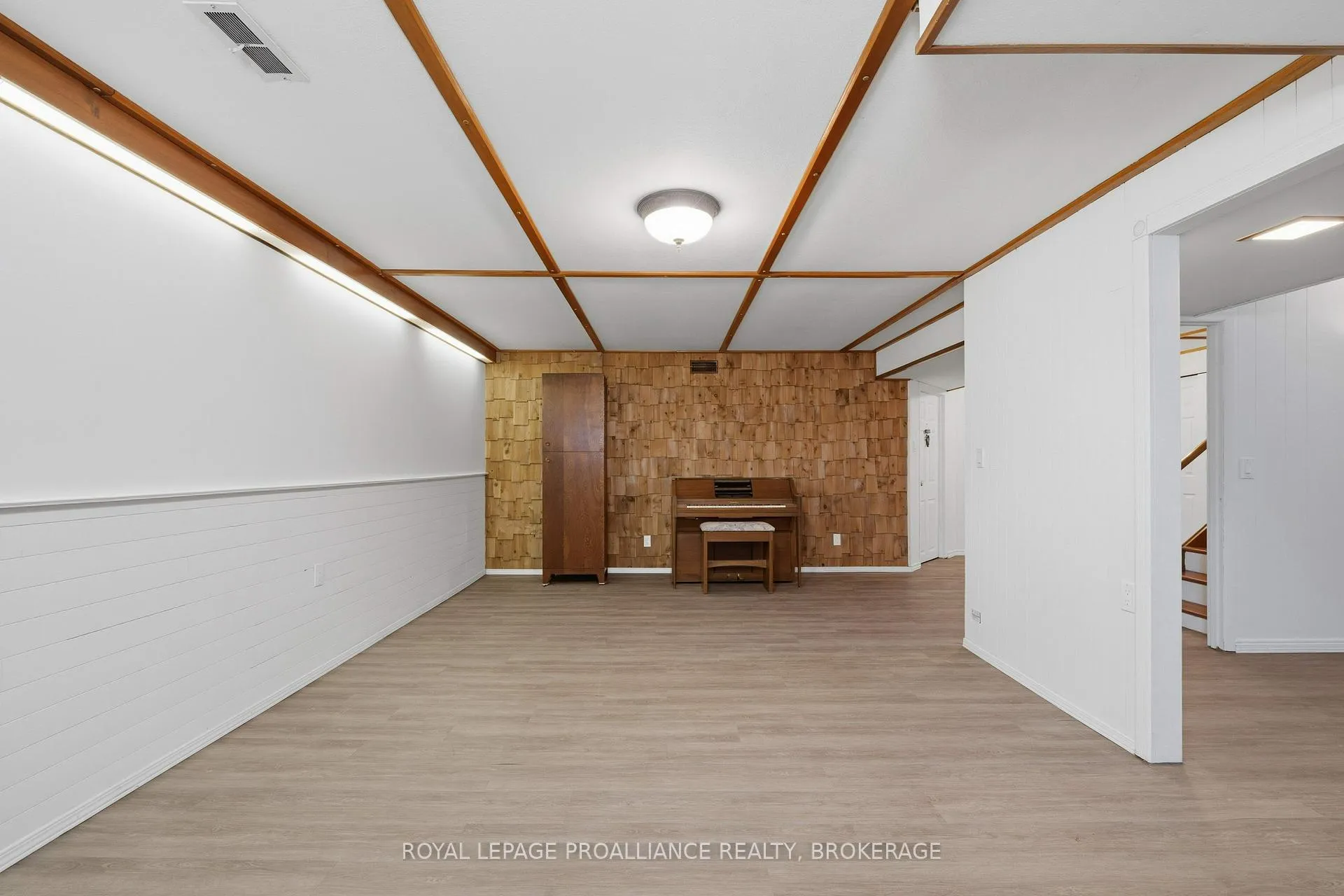 Photo 25 of 424 Parkview Drive, Kingston, City Southwest — HOMEH