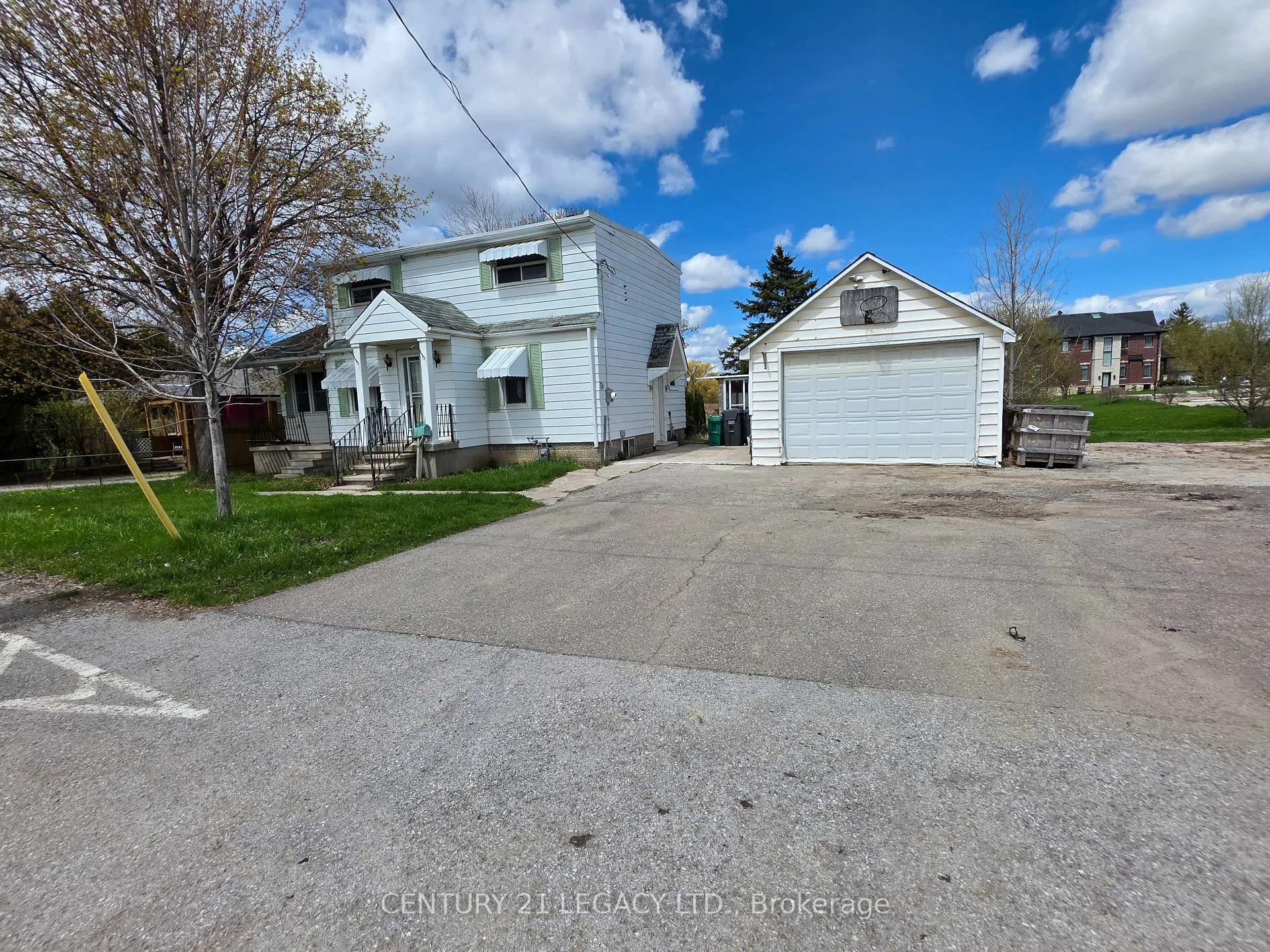 Photo 1 of 1526 Queen Street W, Brampton, Credit Valley — HOMEH