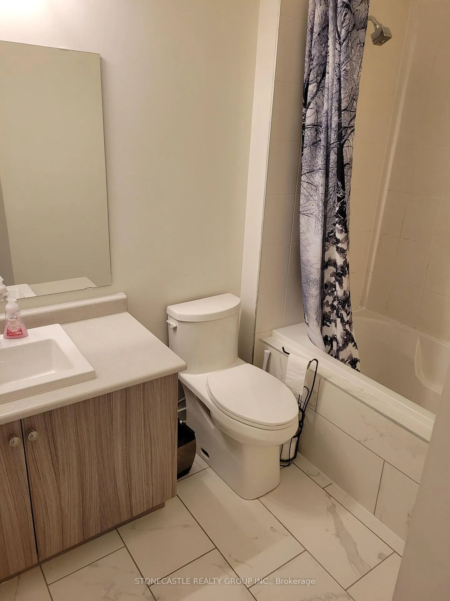 Photo 5 of 98 Salterton Circle, Vaughan, Maple — HOMEH