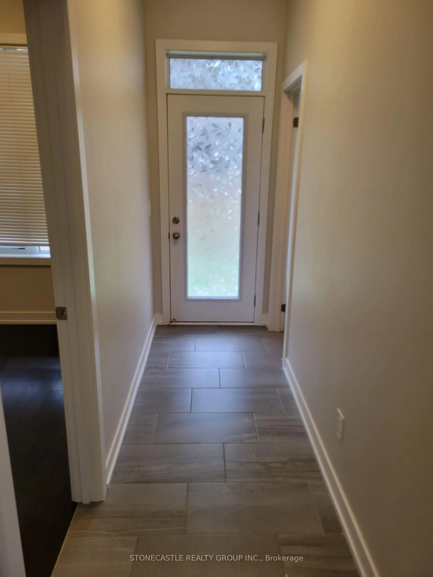 Photo 10 of 98 Salterton Circle, Vaughan, Maple — HOMEH