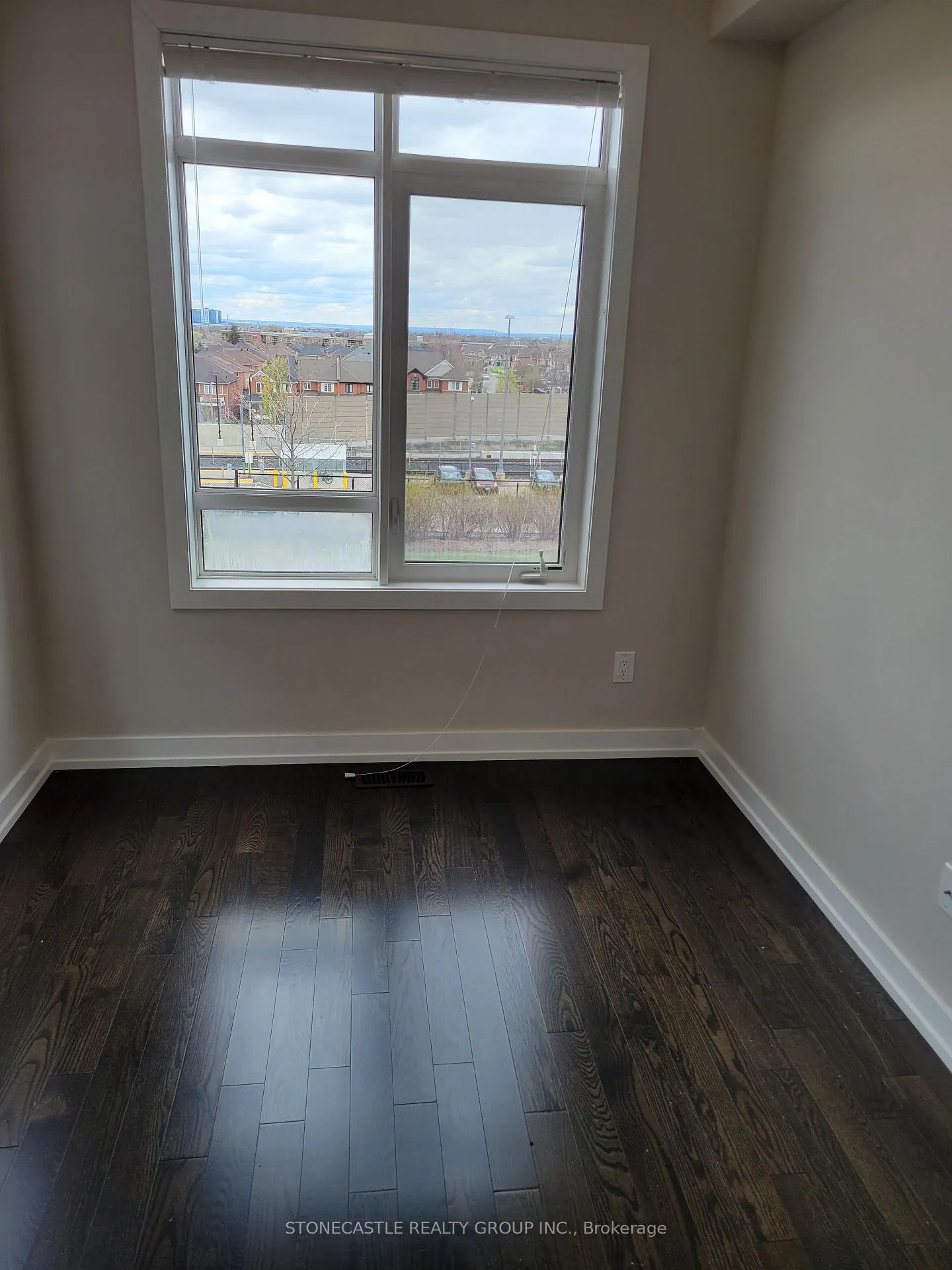 Photo 17 of 98 Salterton Circle, Vaughan, Maple — HOMEH