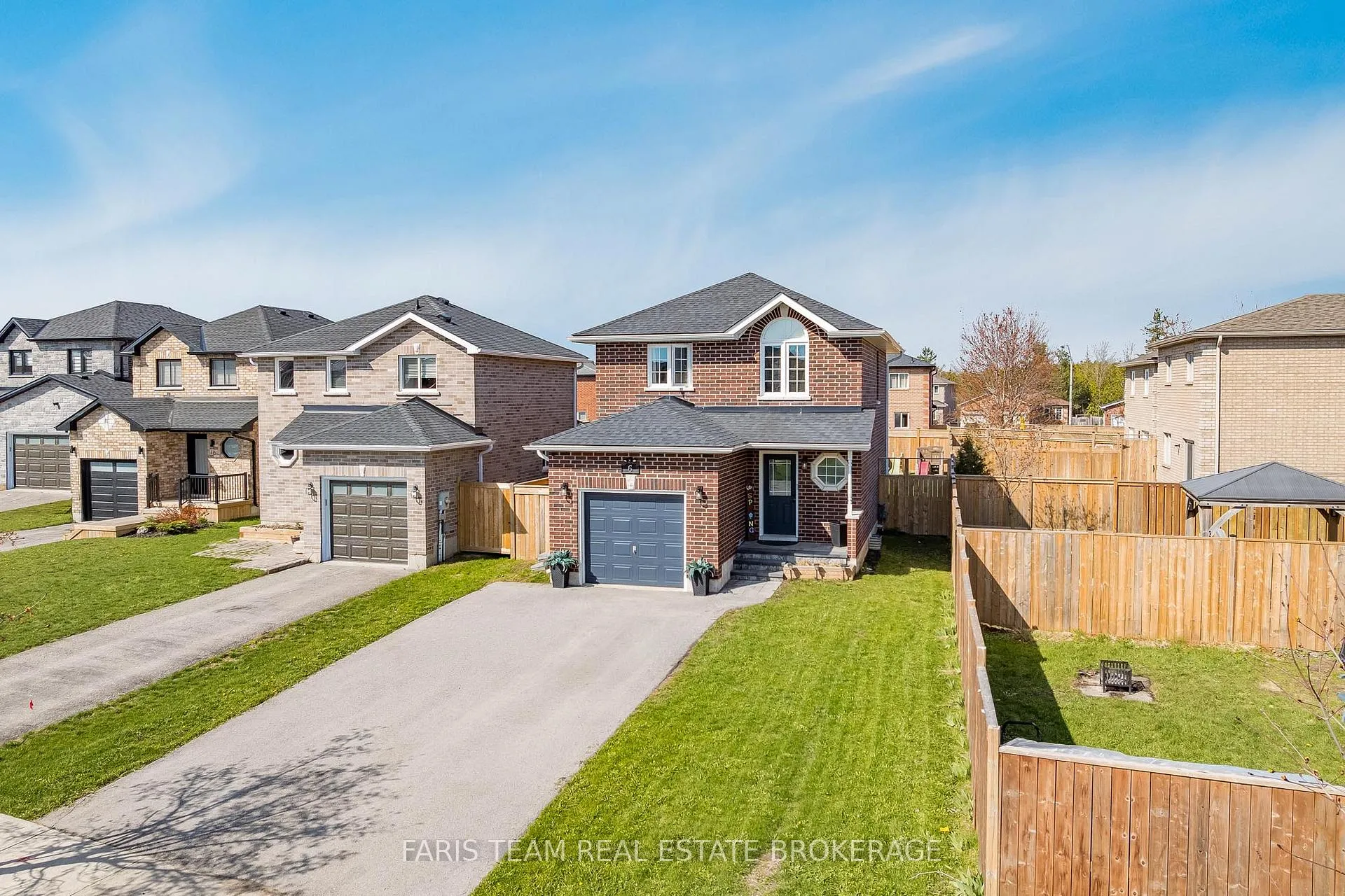 Photo 2 of 6 Majesty Boulevard, Barrie, Innis-Shore — HOMEH